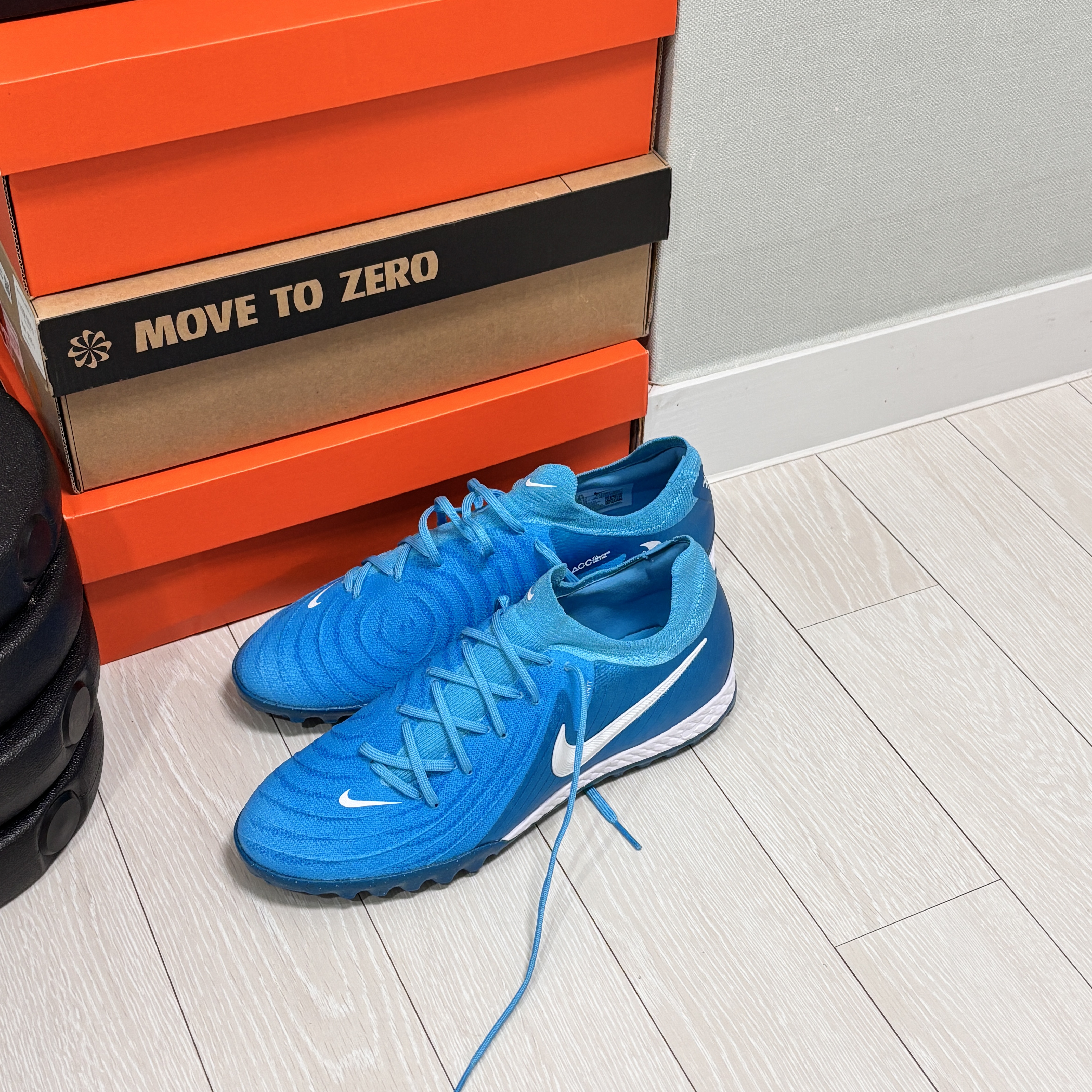 Nike Phantom GX 2 Pro TF Blue Fury White 착용 스타일