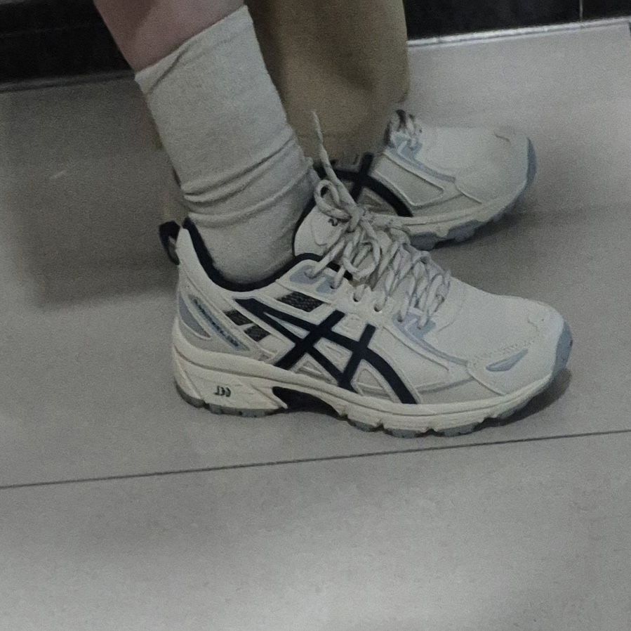 Asics Gel-Venture 6 SPS Birch French Blue 착용 스타일 - 3