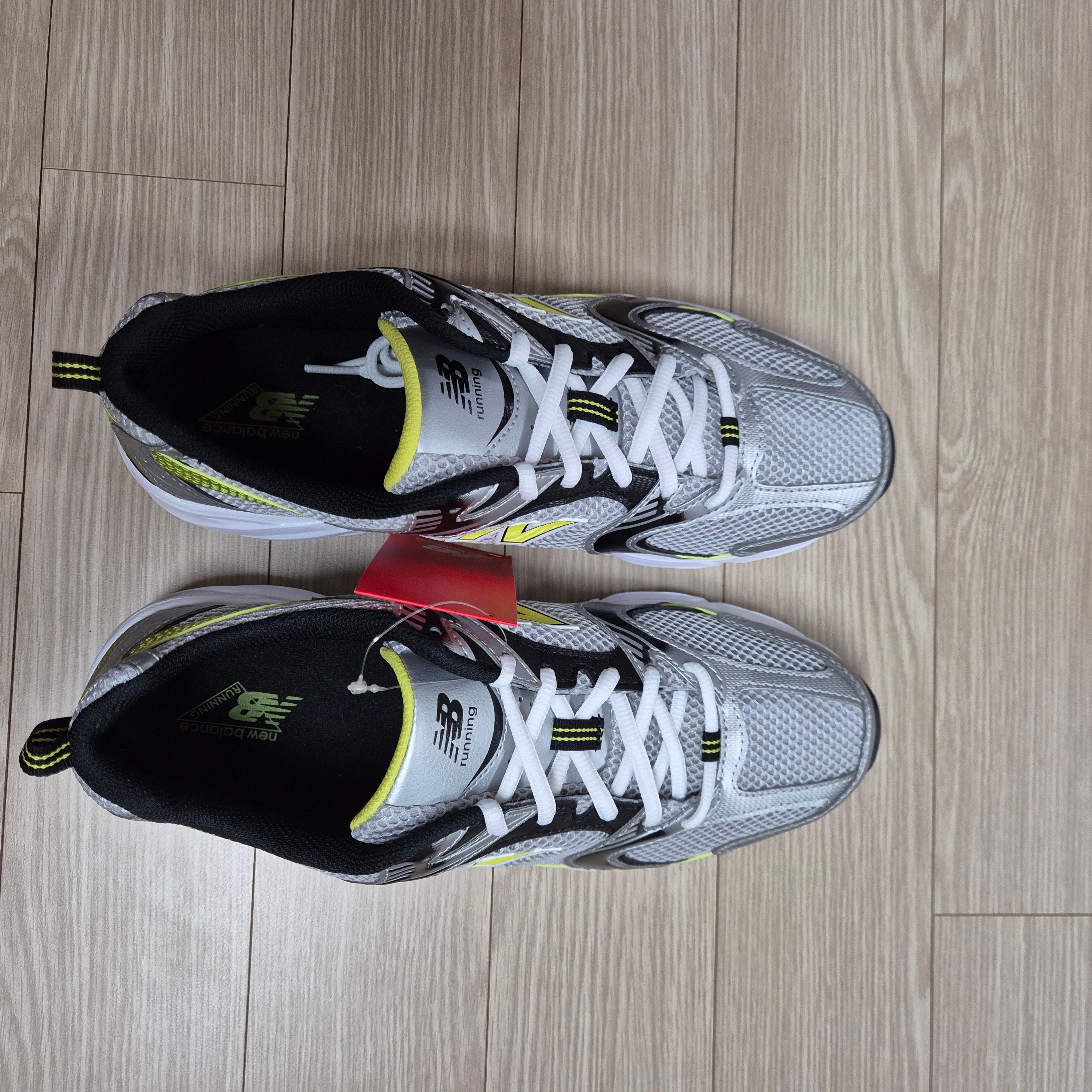 New Balance 530 Silver 착용 스타일