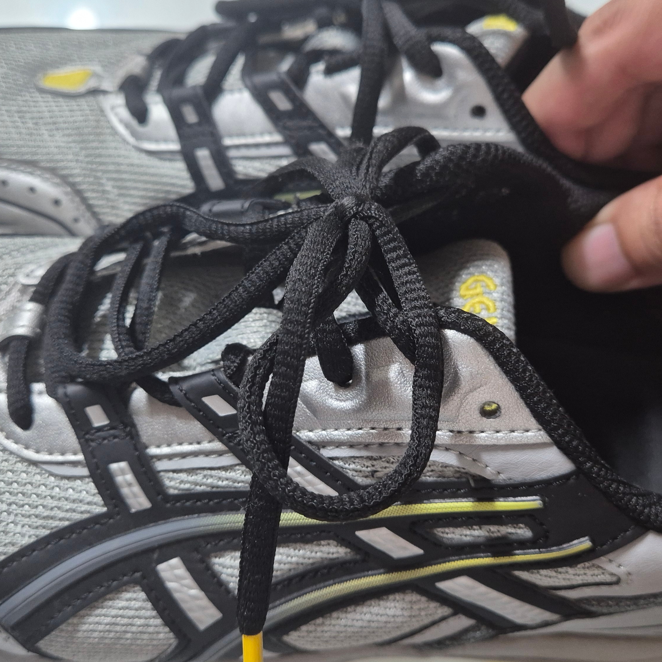 Asics Gel-1090 Mid Grey Black 착용 스타일