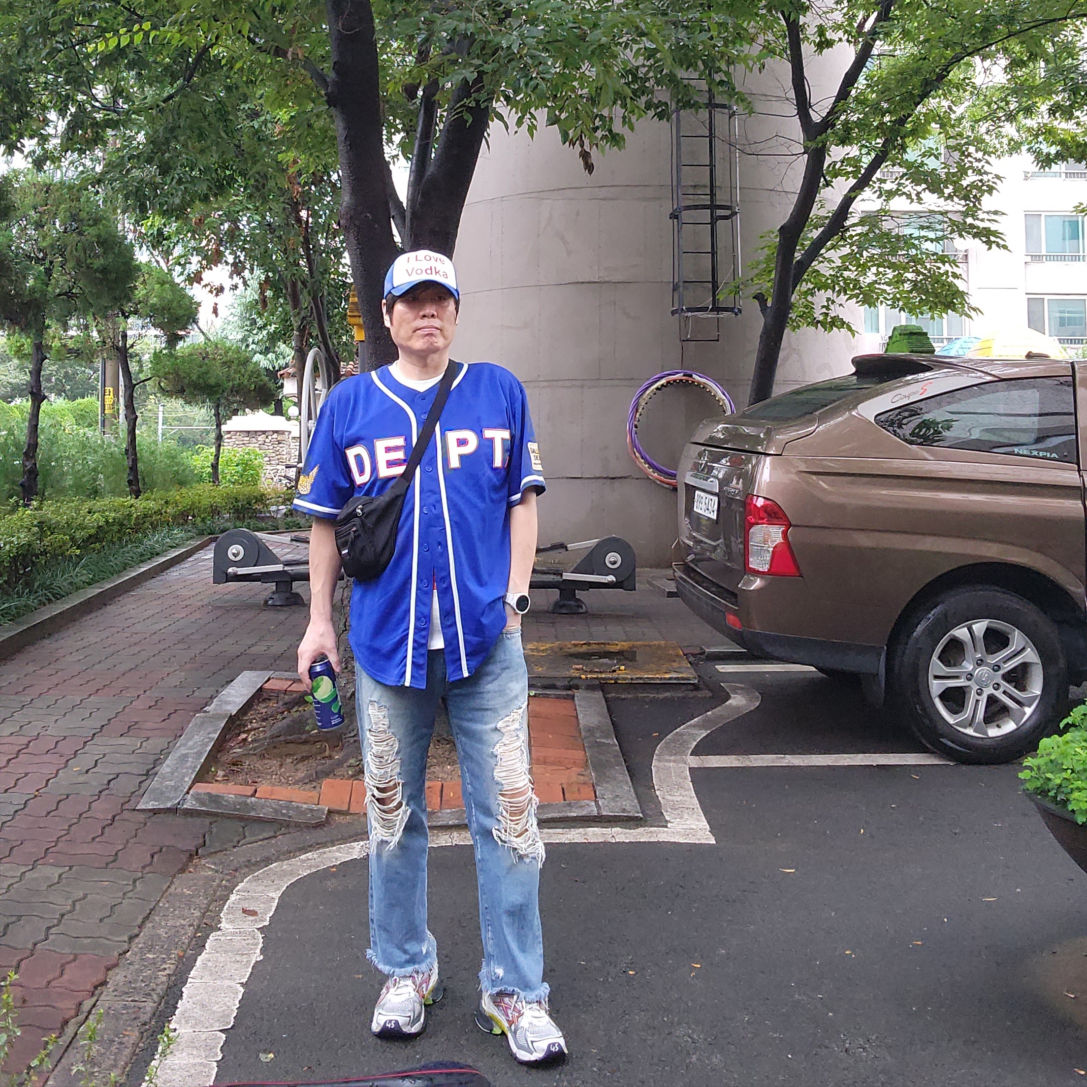 Gallery Dept. Echo Park Baseball Jersey Navy, Balenciaga Explorer Beltbag Black 착용 스타일 - 1