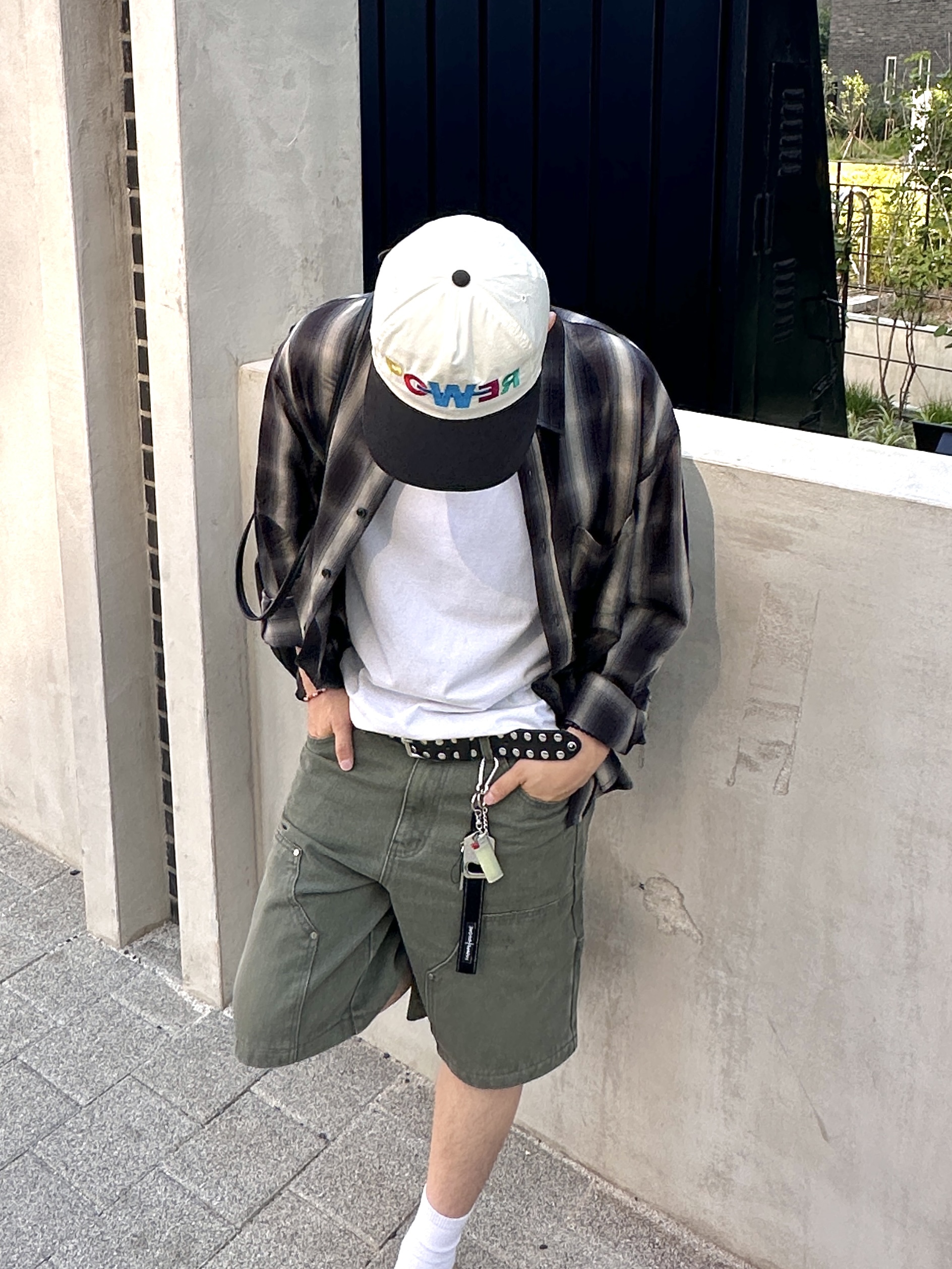 G-DRAGON Power Ball Cap White, Permanent Archive Ombre Checkered Shirt Dark Green 착용 스타일 - 2