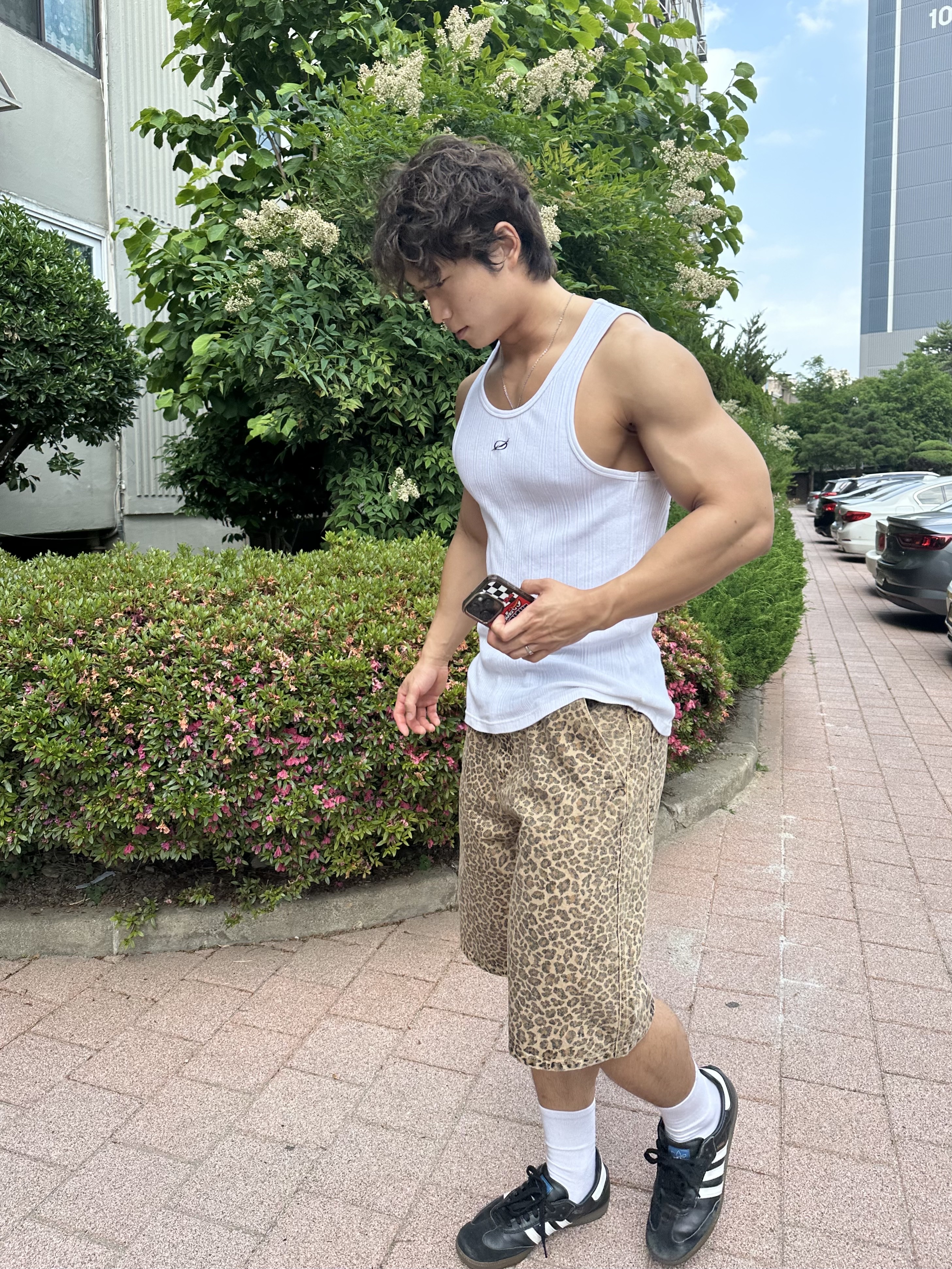 Stussy Denim Work Shorts Leopard 착용 스타일