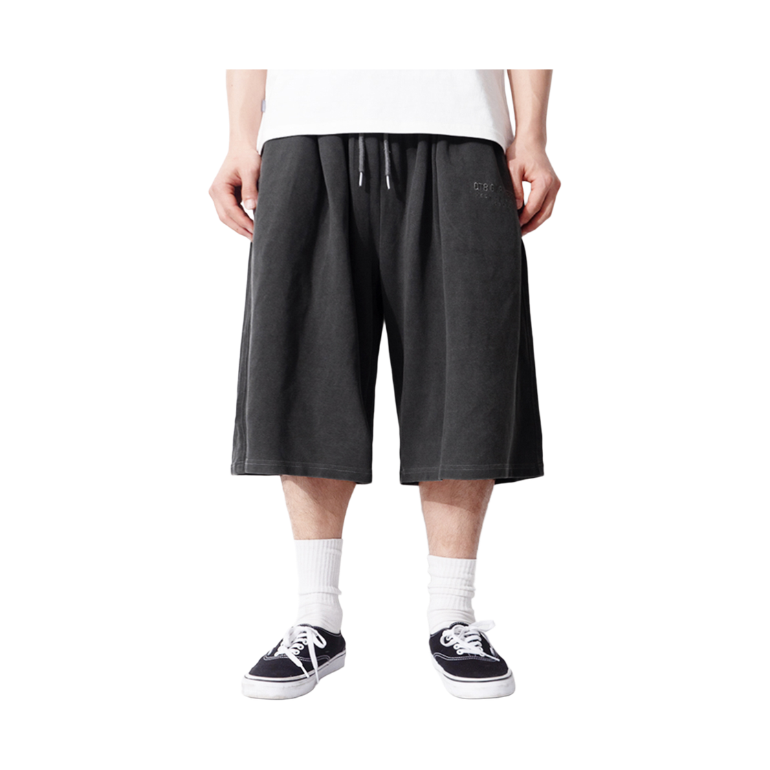 큐티에잇 가먼츠 피그먼트 와이드 버뮤다 스웻 쇼츠 차콜(QT8 GARMENTS Pigment Wide Bermuda Sweat Shorts Charcoal) - 3