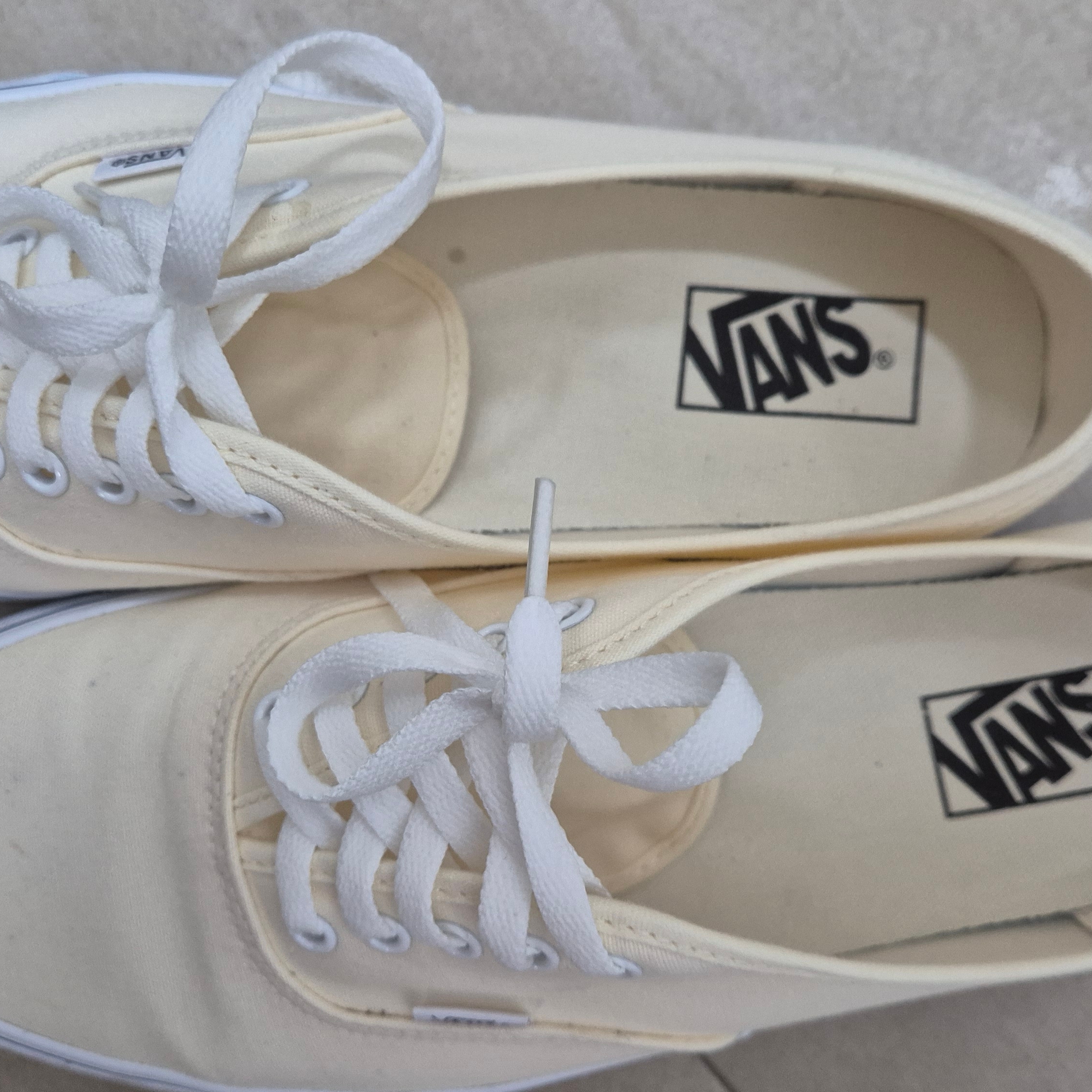 Vans Authentic White 착용 스타일