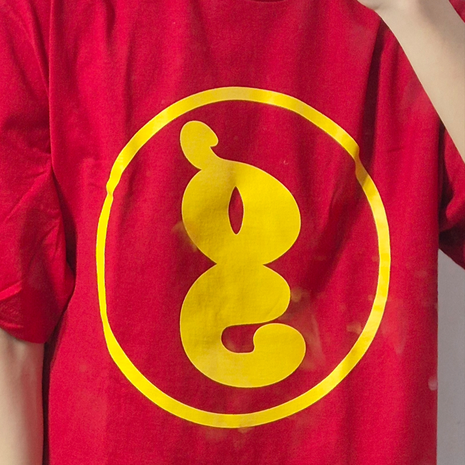 Supreme x GOODENOUGH End Racism T-Shirt Red - 25SS 착용 스타일
