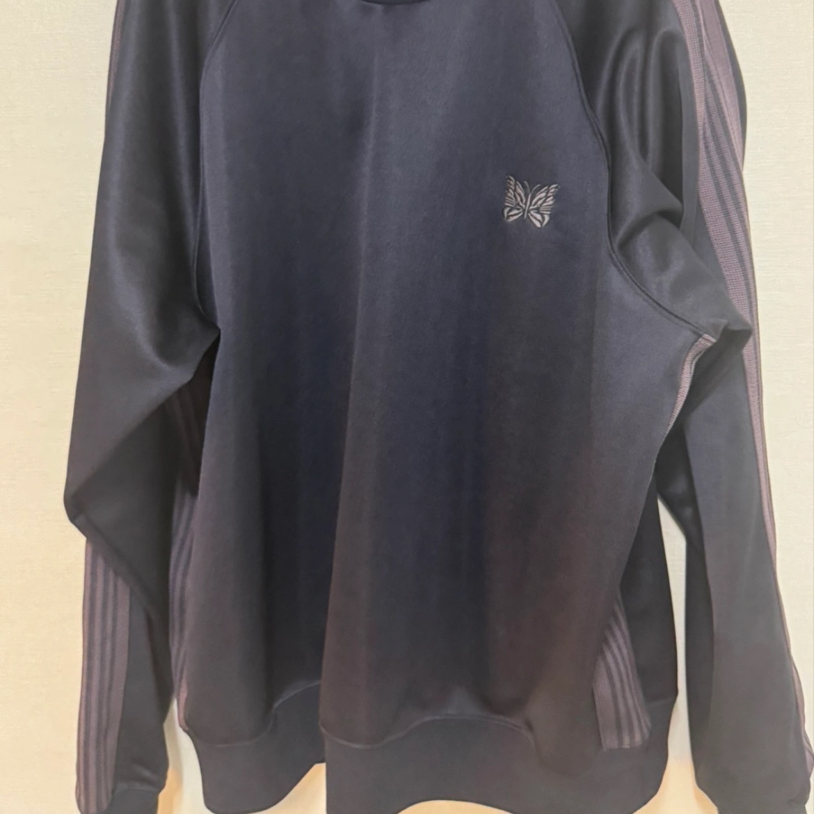 Needles Track Crew Neck Poly Smooth Black 착용 스타일