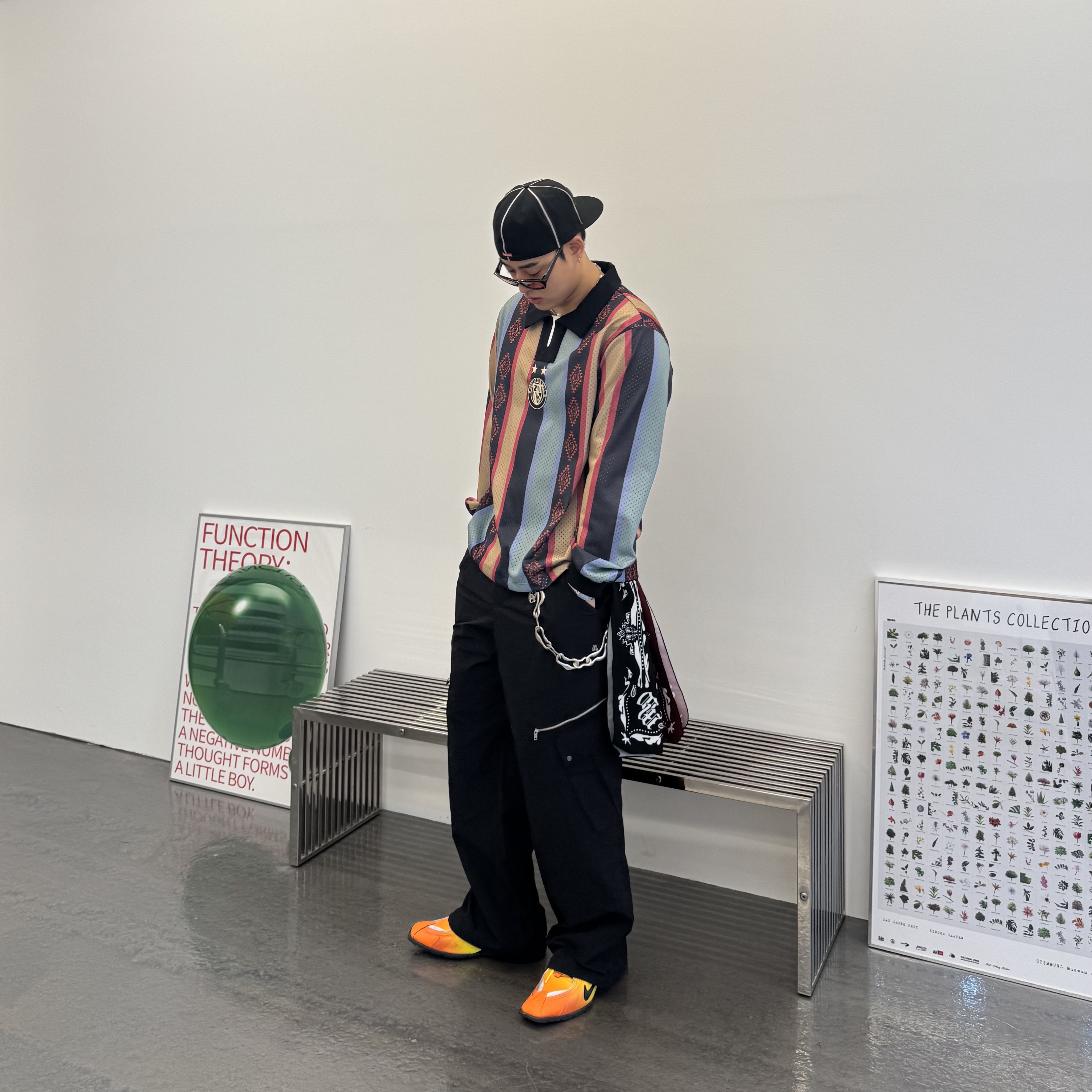 Nike x Martine Rose Shox MR4 Safety Orange 착용 스타일 - 1