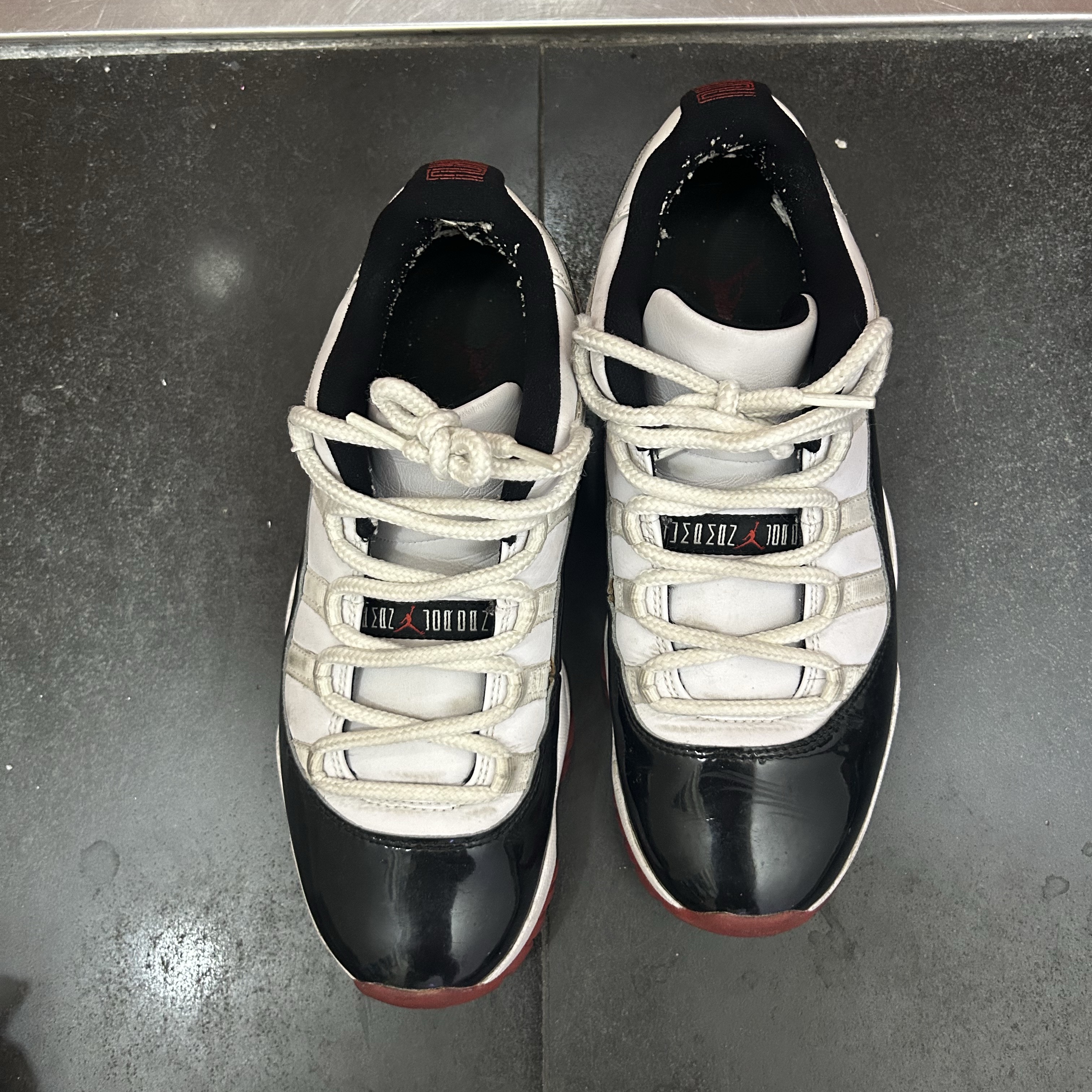 Jordan 11 Retro Low Concord Bred 착용 스타일