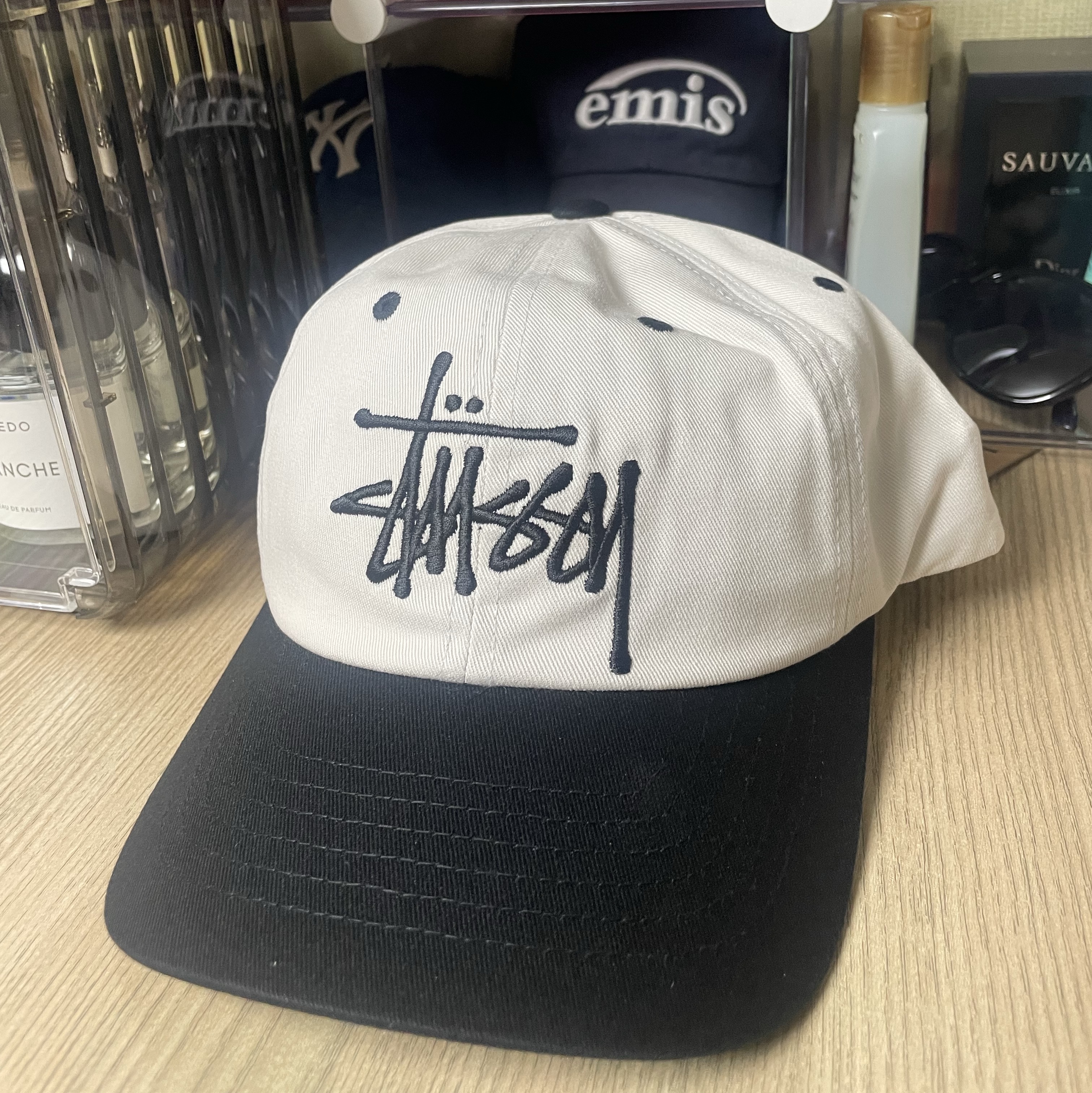 Stussy Low Profile Big Basic Snapback Natural Black 착용 스타일 - 1