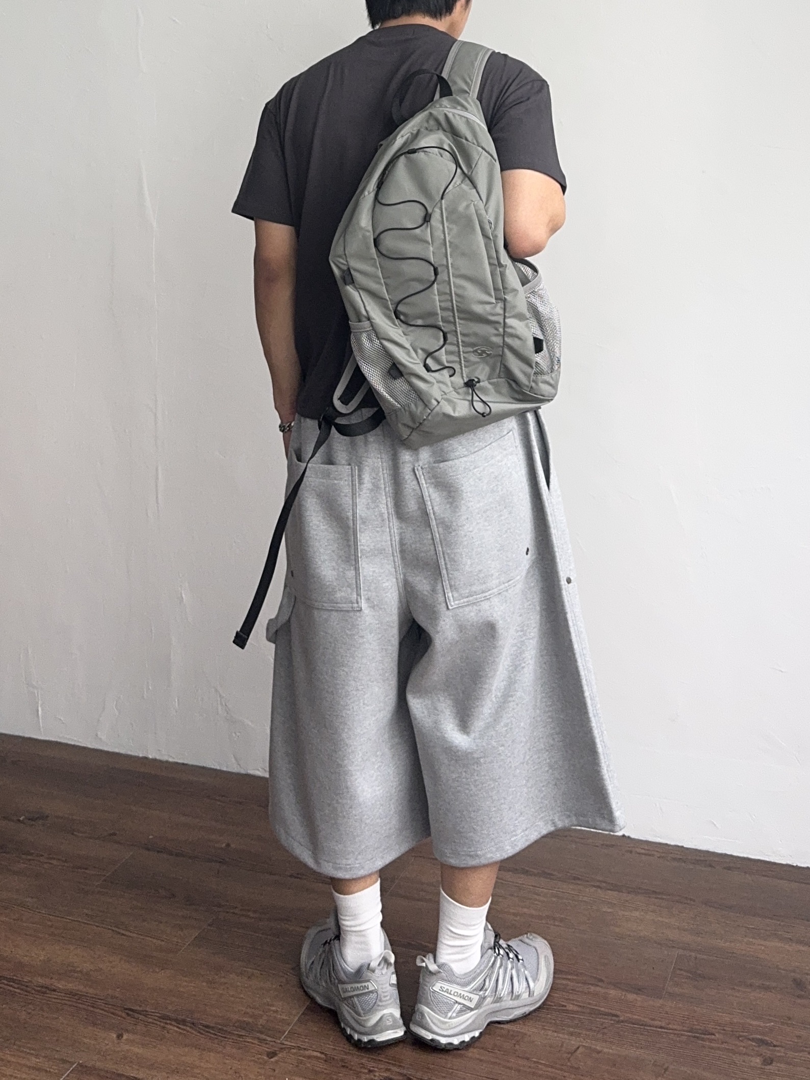 Salomon XA Pro 3D Alloy Silver, Sansan Gear Backpack Grey 착용 스타일 - 2