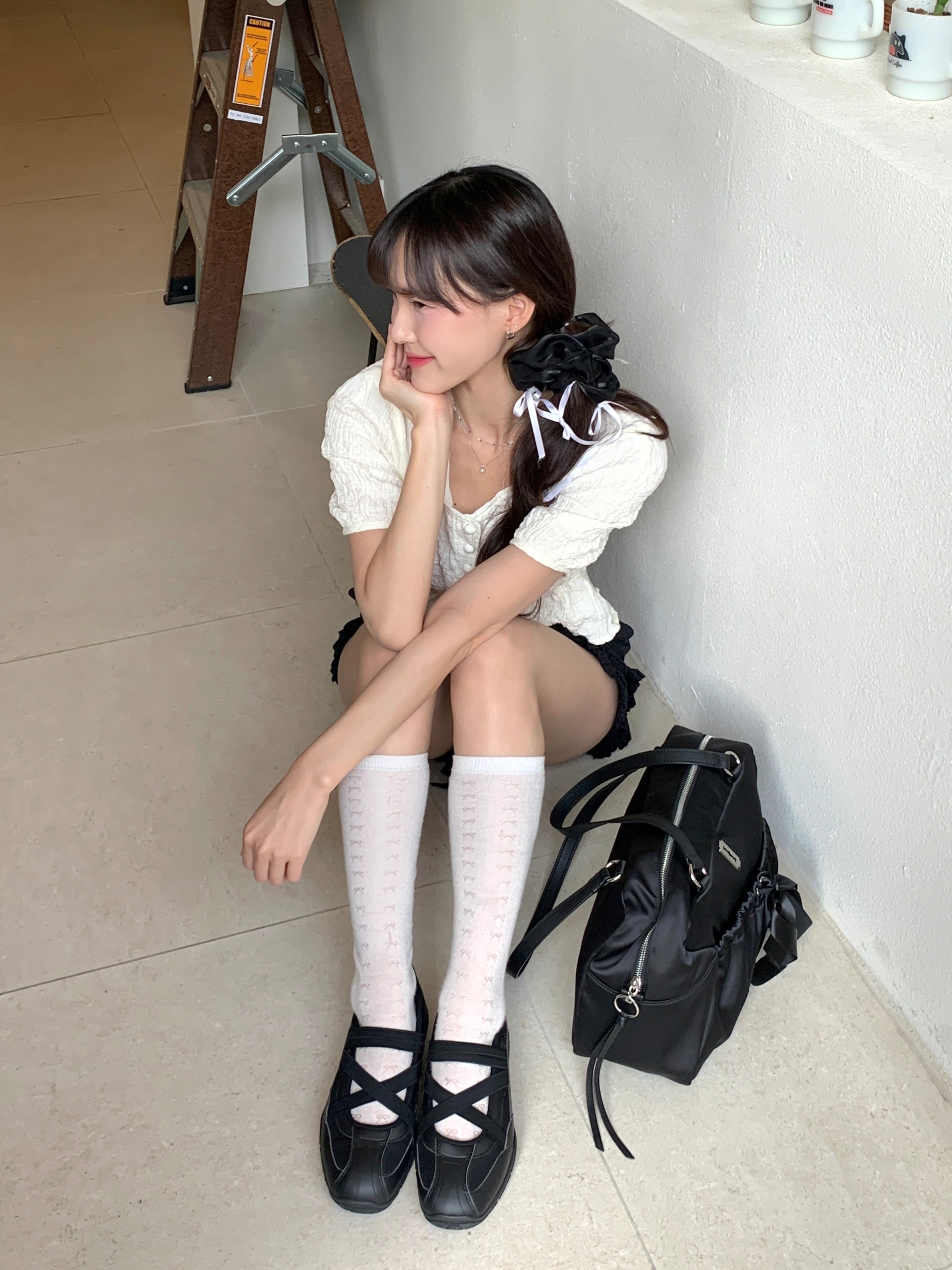 le coq sportif La Plie Mary Jane Black 착용 스타일 - 1