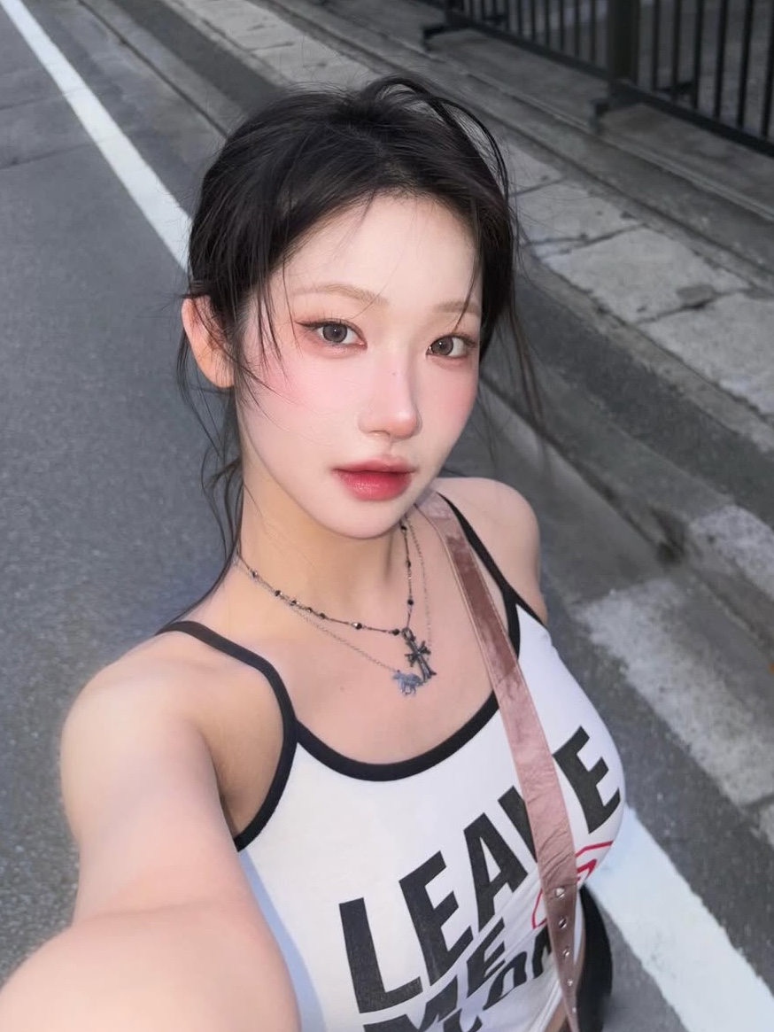 GRAILZ Leave Me Sleeveless Black 착용 스타일 - 1