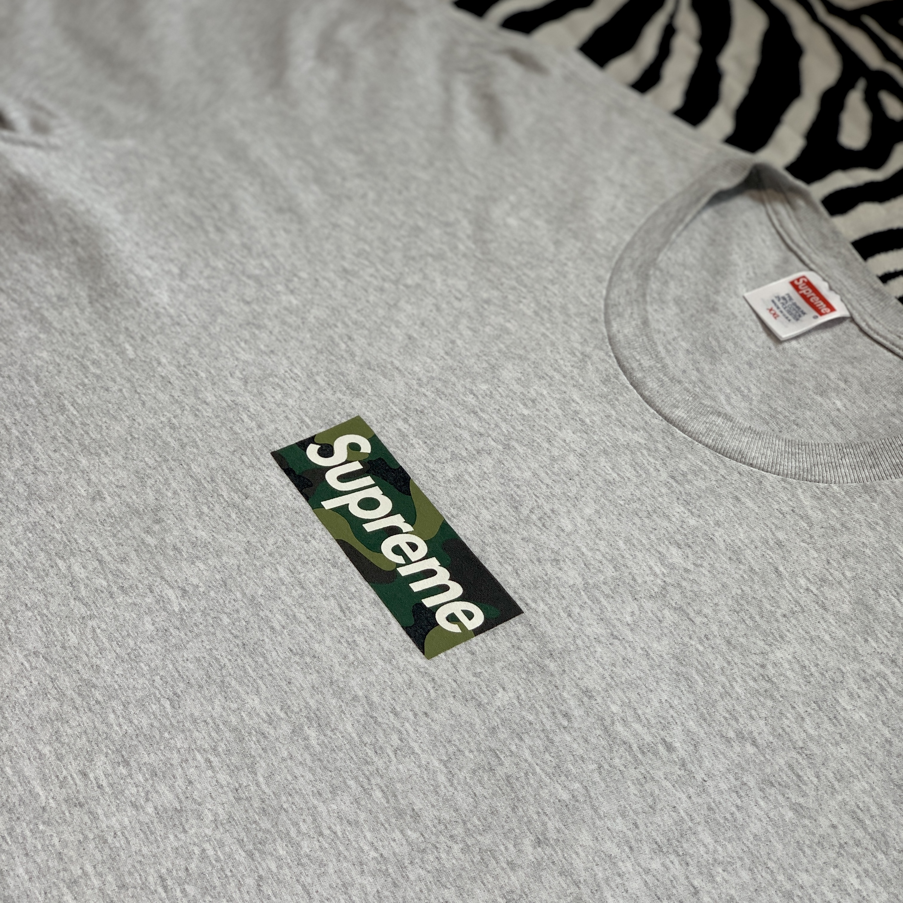 Supreme Box Logo T-Shirt Ash Grey - 23FW 착용 스타일