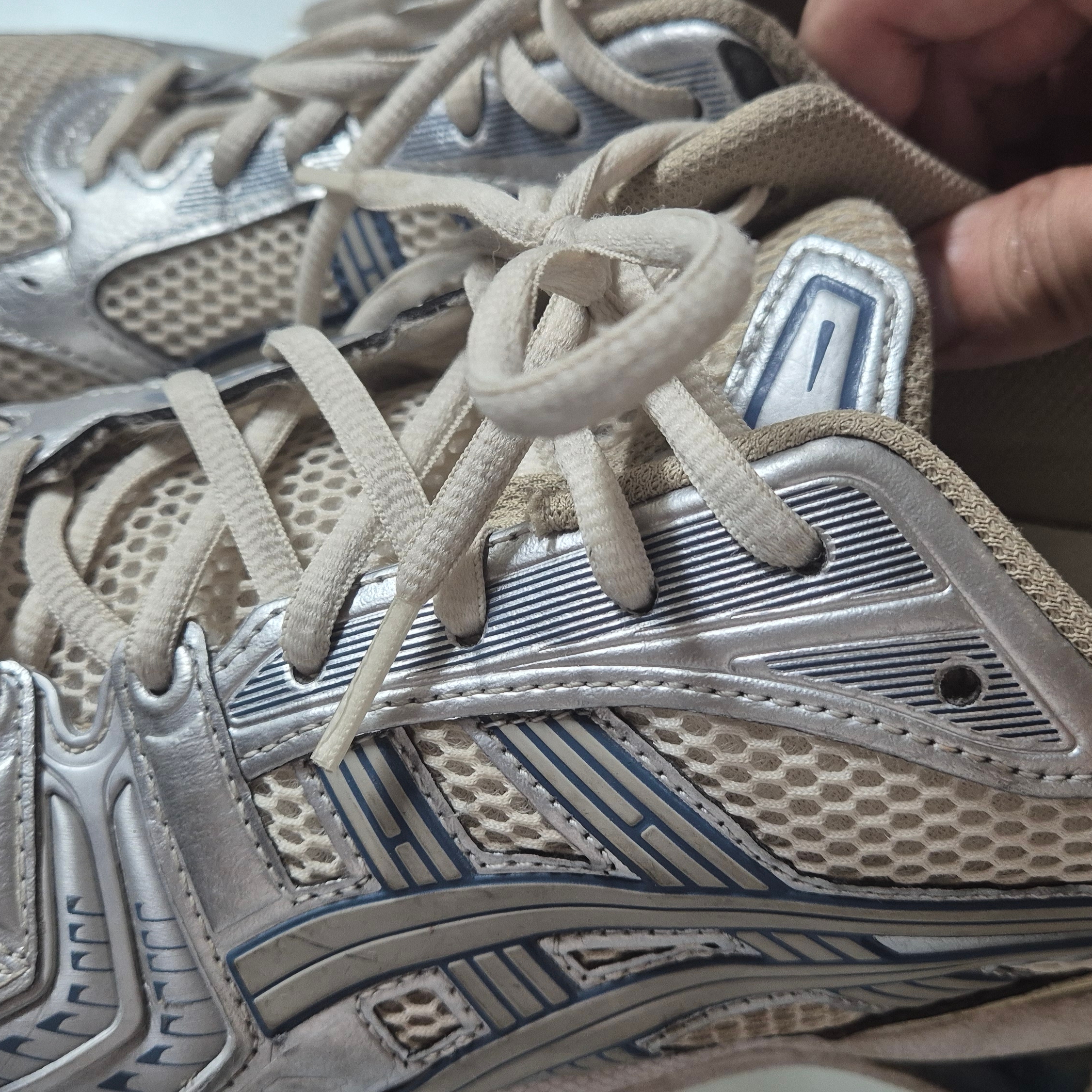 Asics Gel-Kayano 14 Cream Pure Silver 착용 스타일
