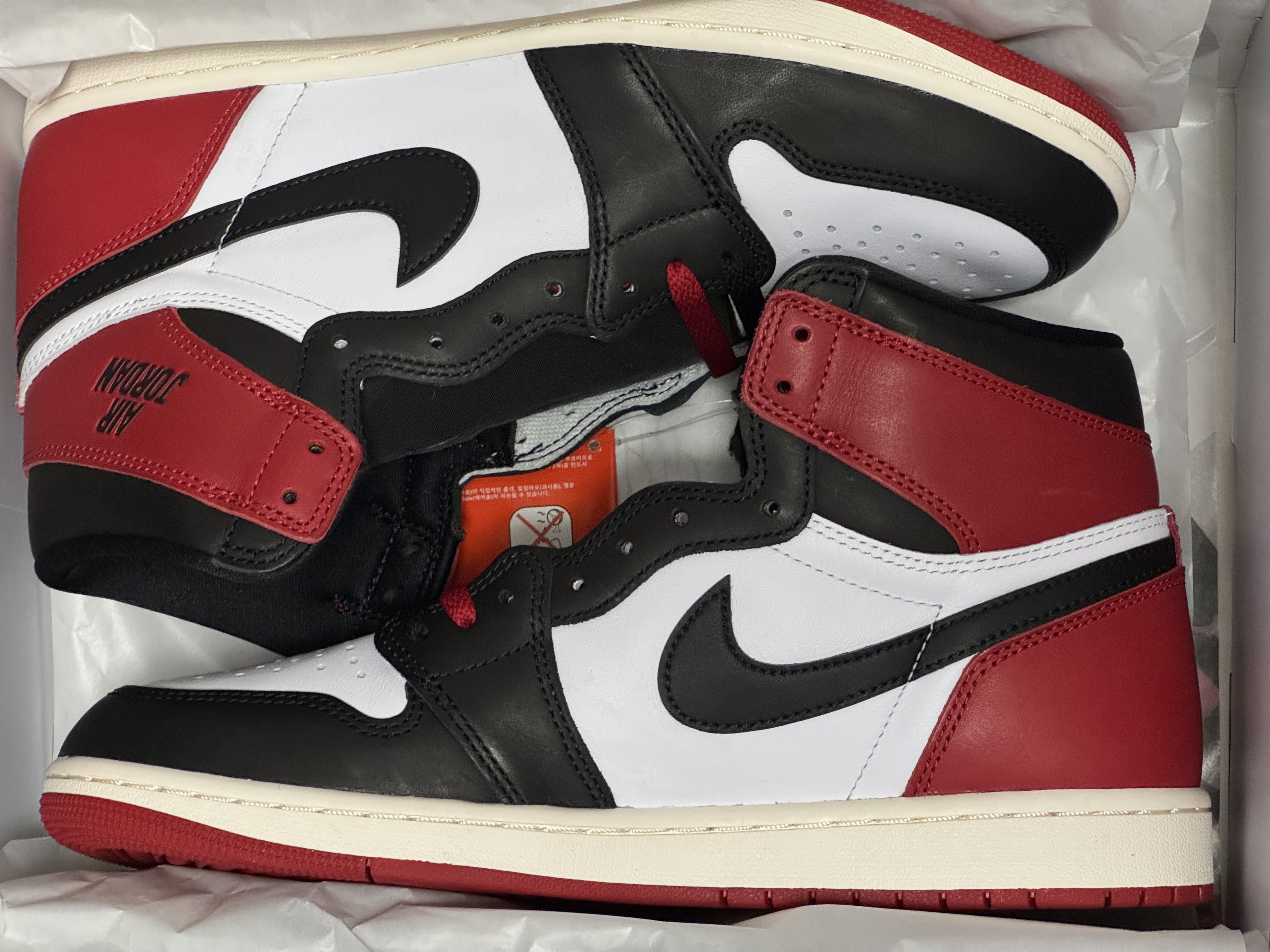 Jordan 1 Retro High OG Black Toe 착용 스타일