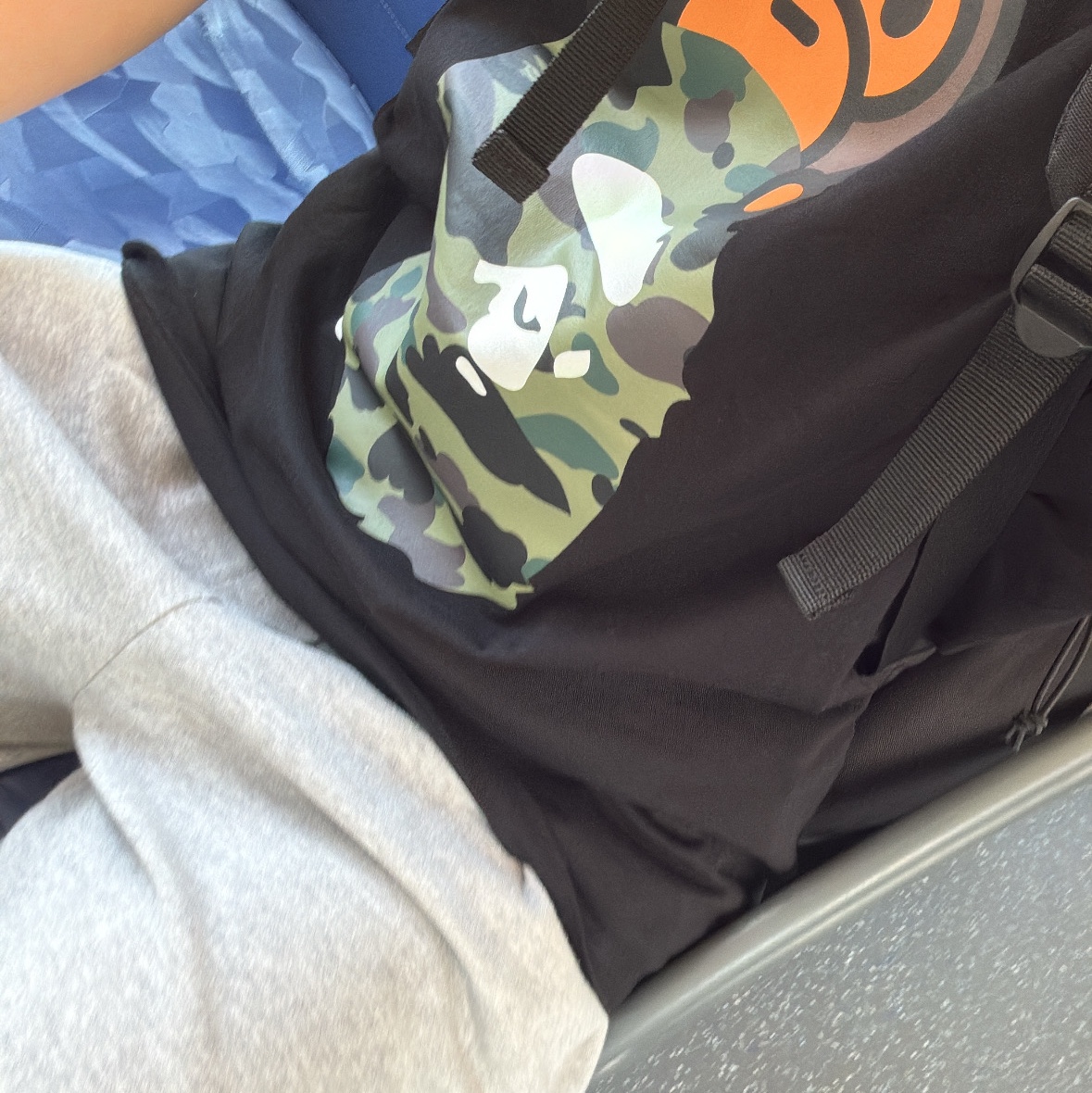 BAPE 1st Camo Milo on Ape Head T-Shirt Black Green, Carhartt WIP Kickflip Backpack Black 착용 스타일