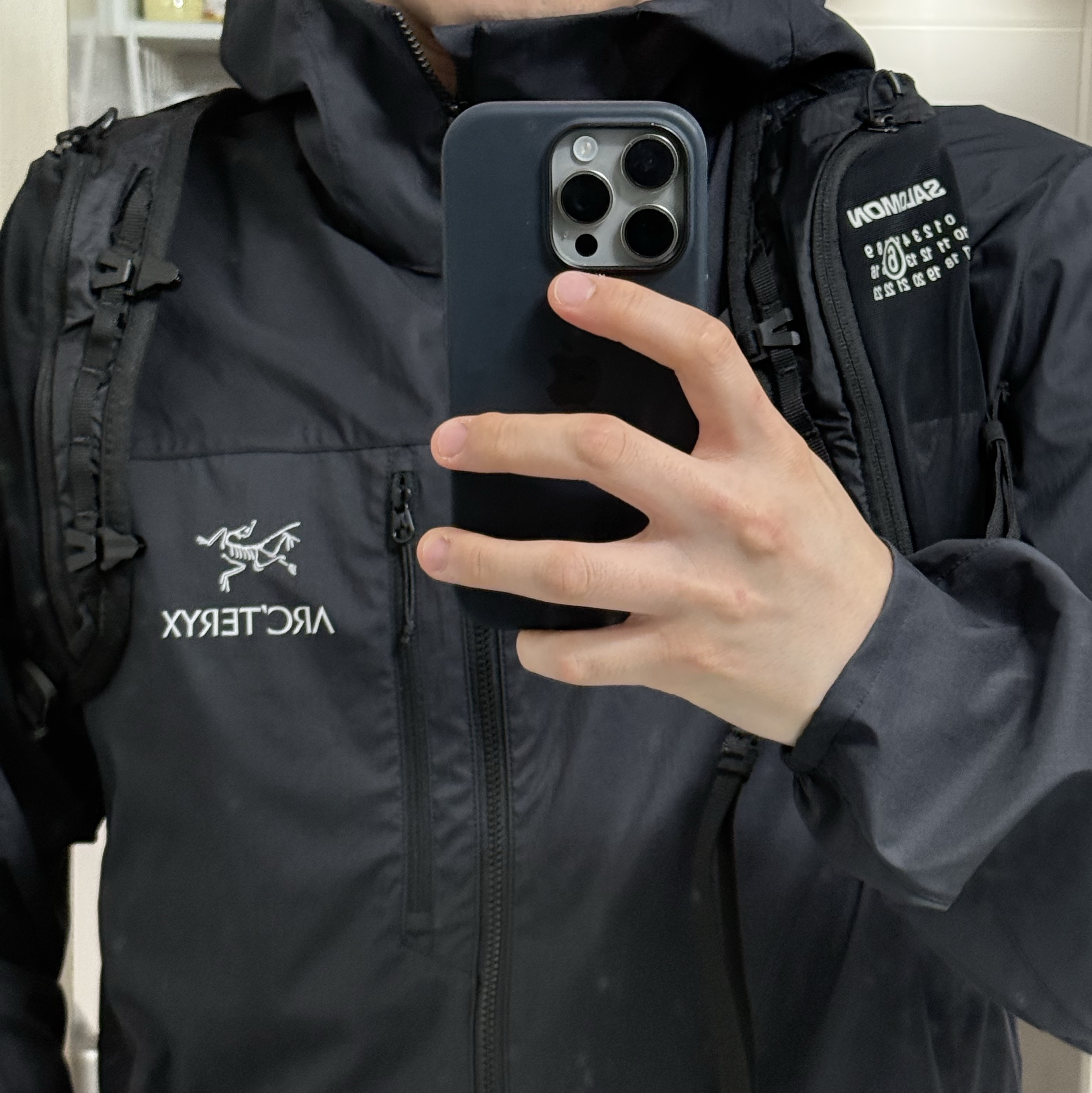 Arc'teryx Squamish Hoody Black, Salomon x MM6 Maison Margiela XT-15 Black 착용 스타일