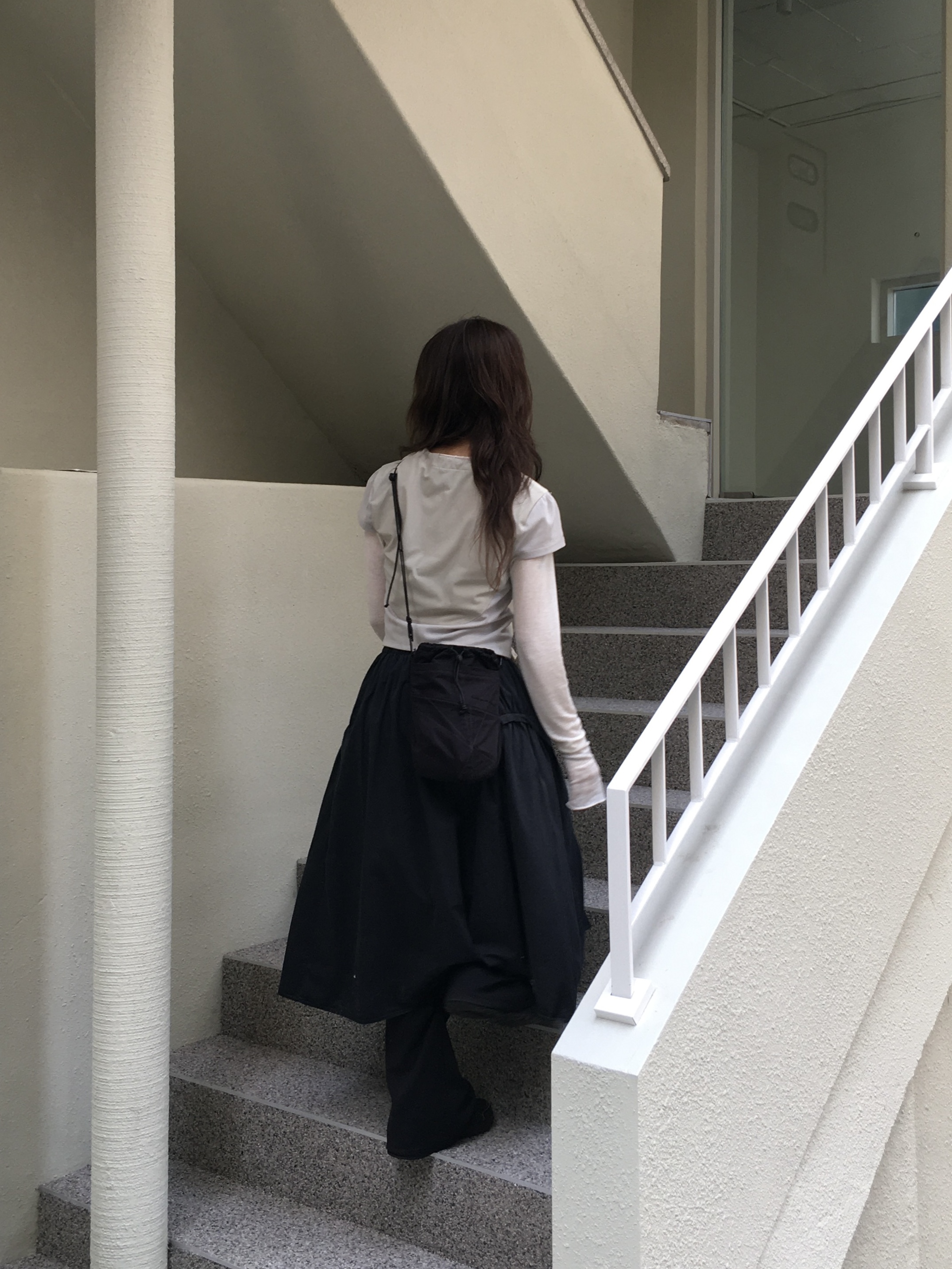 (W) Mischief Side Hook Shirring Shirts Charcoal, Sansan Gear Varied Cross Bag Black 착용 스타일