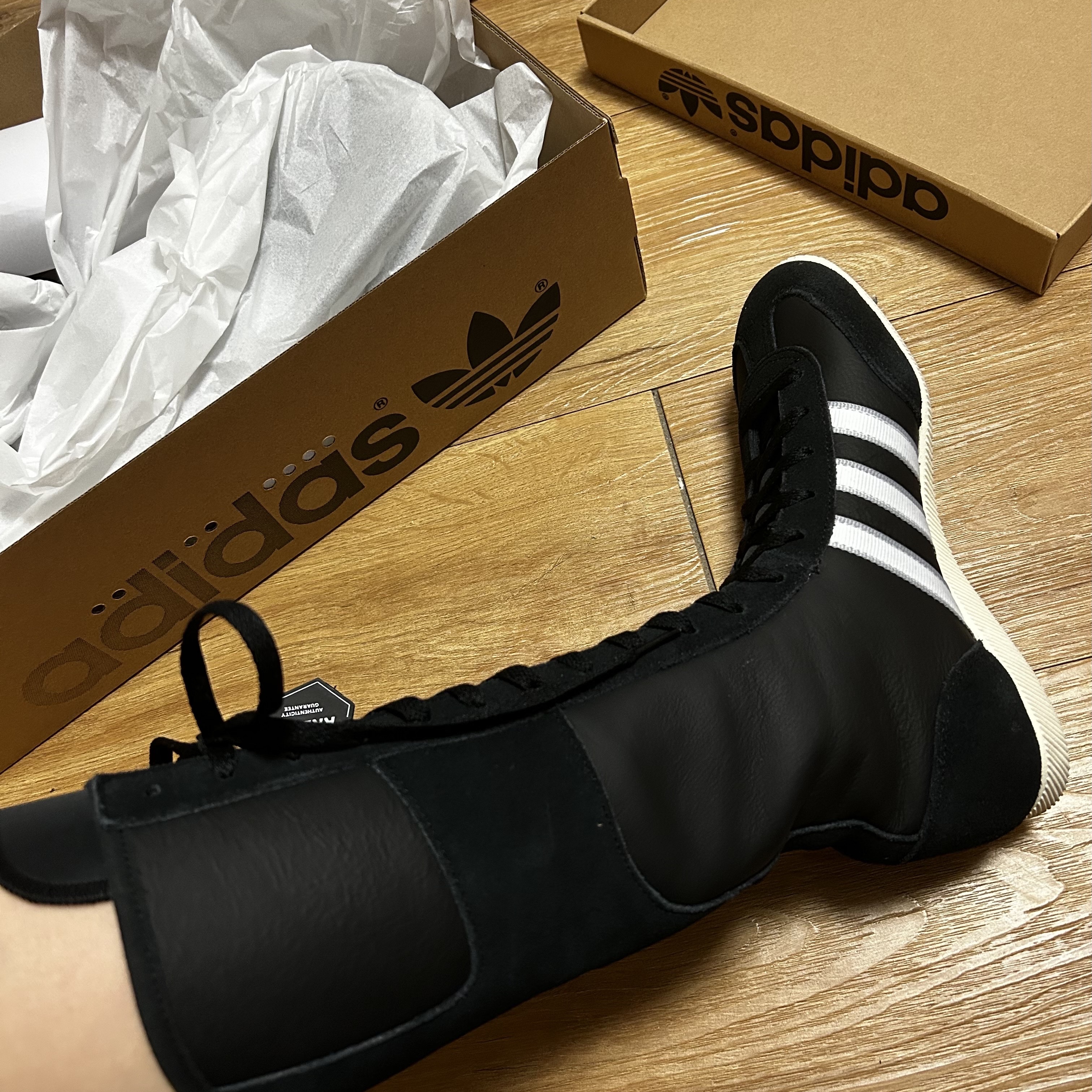 (W) Adidas Japan VH Core Black Cloud White 착용 스타일 - 2