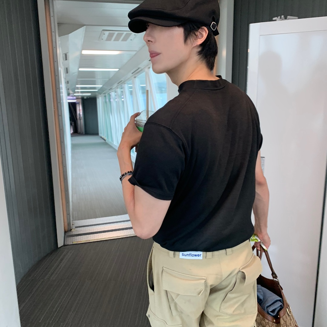 Blue Sunflower Semi Wide Cargo Pants Beige 착용 스타일 - 1