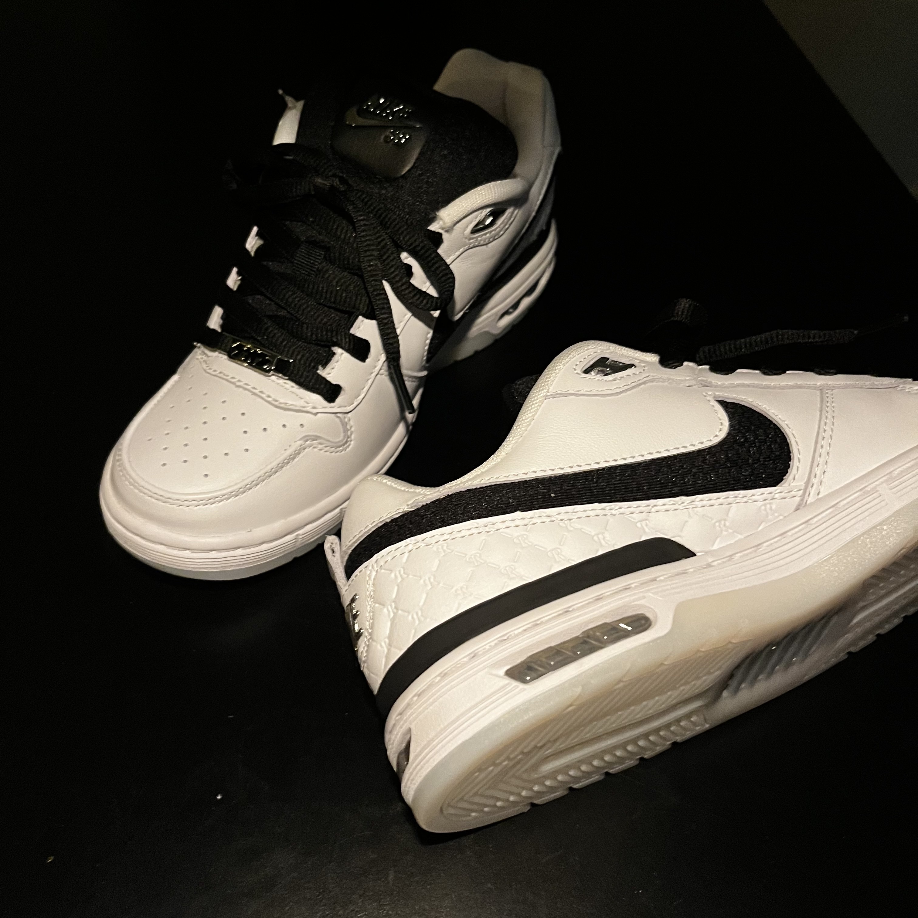 Nike x Paul Rodriguez SB Air Zoom Low White and Black 착용 스타일 - 3