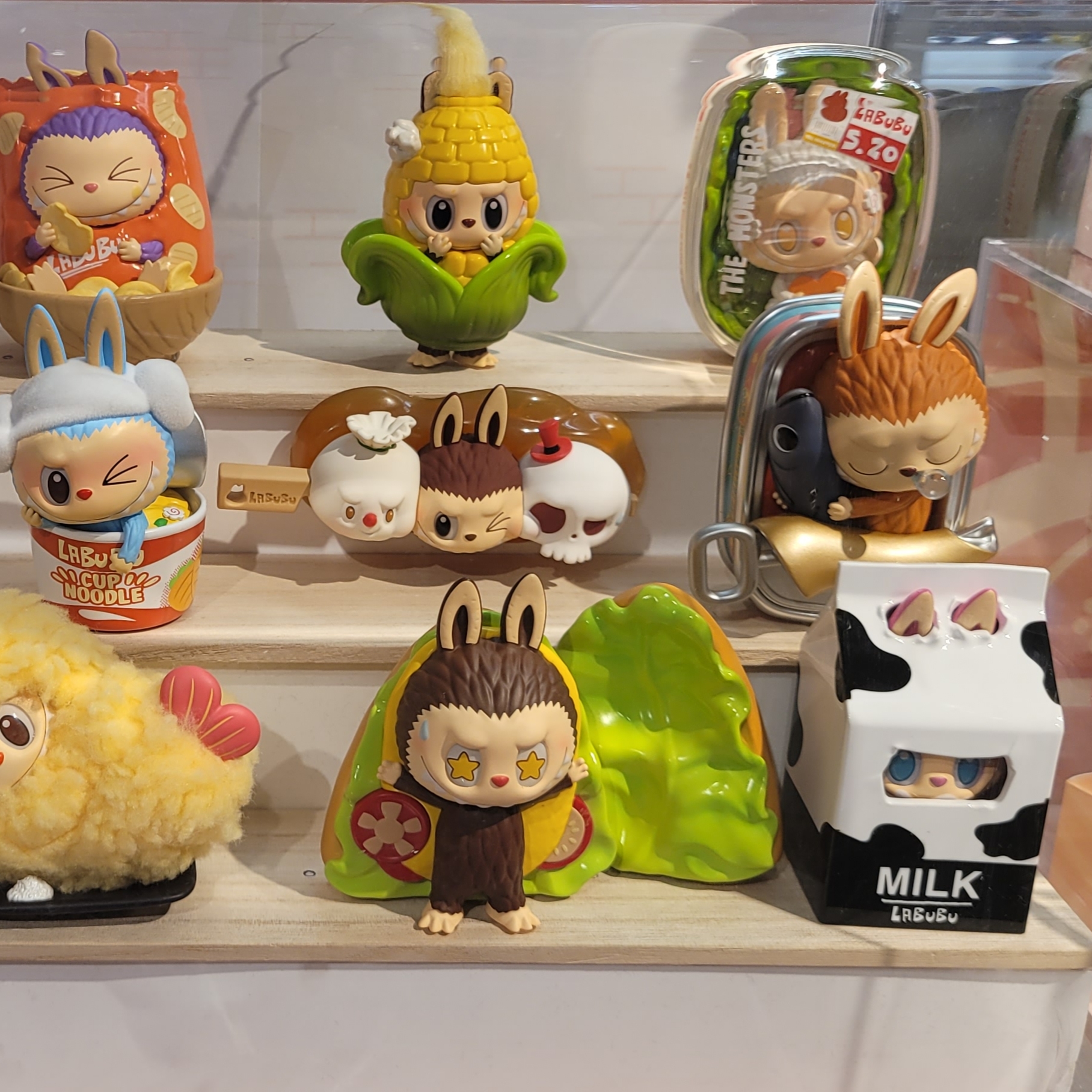Pop Mart Labubu The Monsters Wacky Mart Series Figures Fried Shrimp (Opened Case) 착용 스타일 - 2