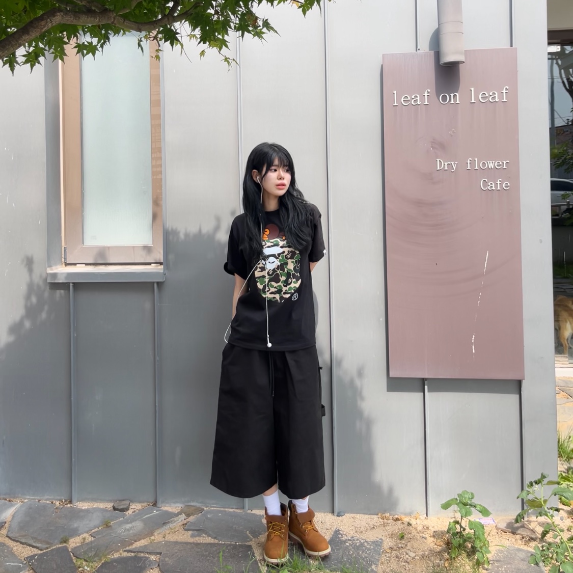 Timberland Premium 6 inch Waterproof Boot Wheat Nubuck - Wide, BAPE ABC Camo Milo on Big Ape T-Shirt Black Green 착용 스타일 - 3