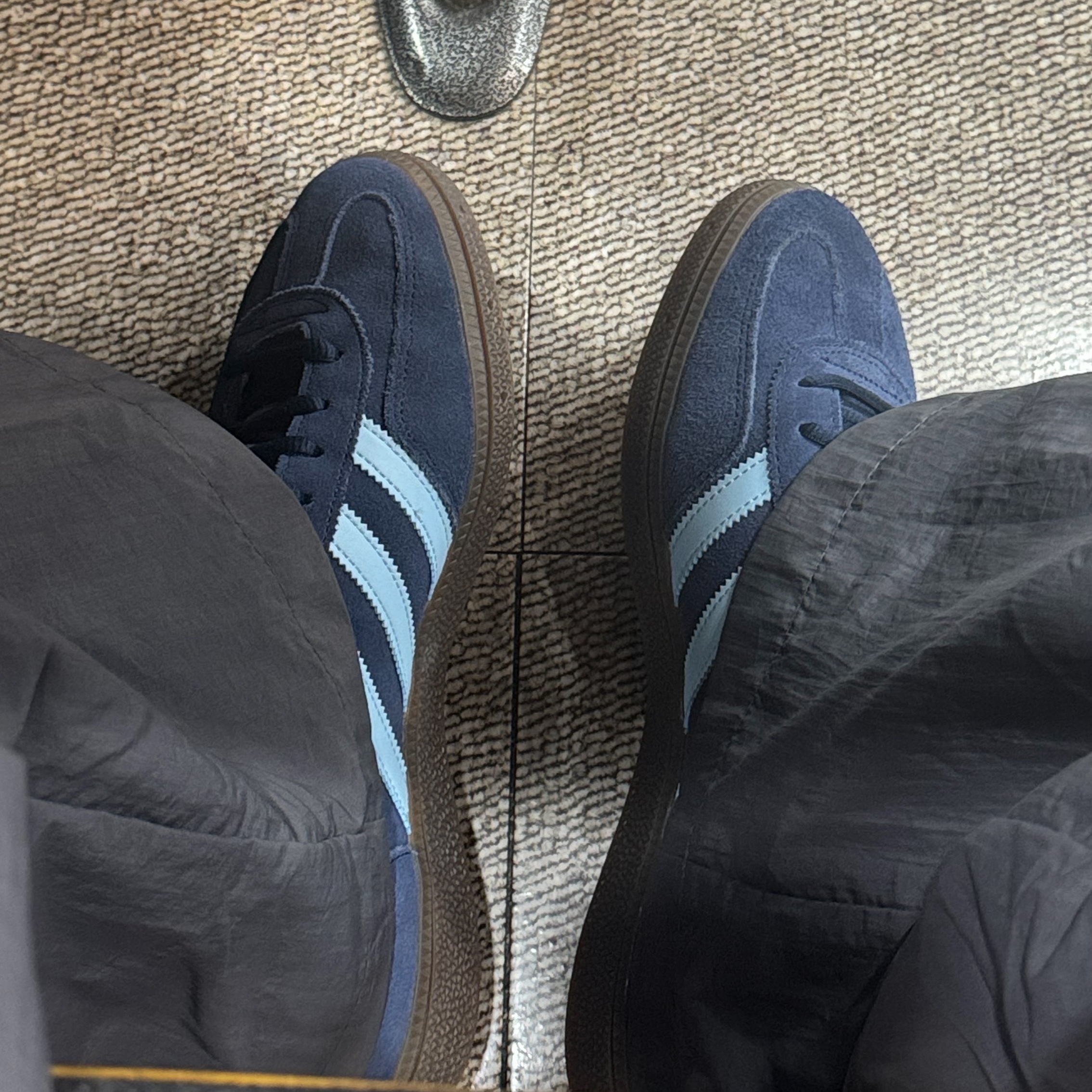 Adidas Spezial Handball Collegiate Navy 착용 스타일