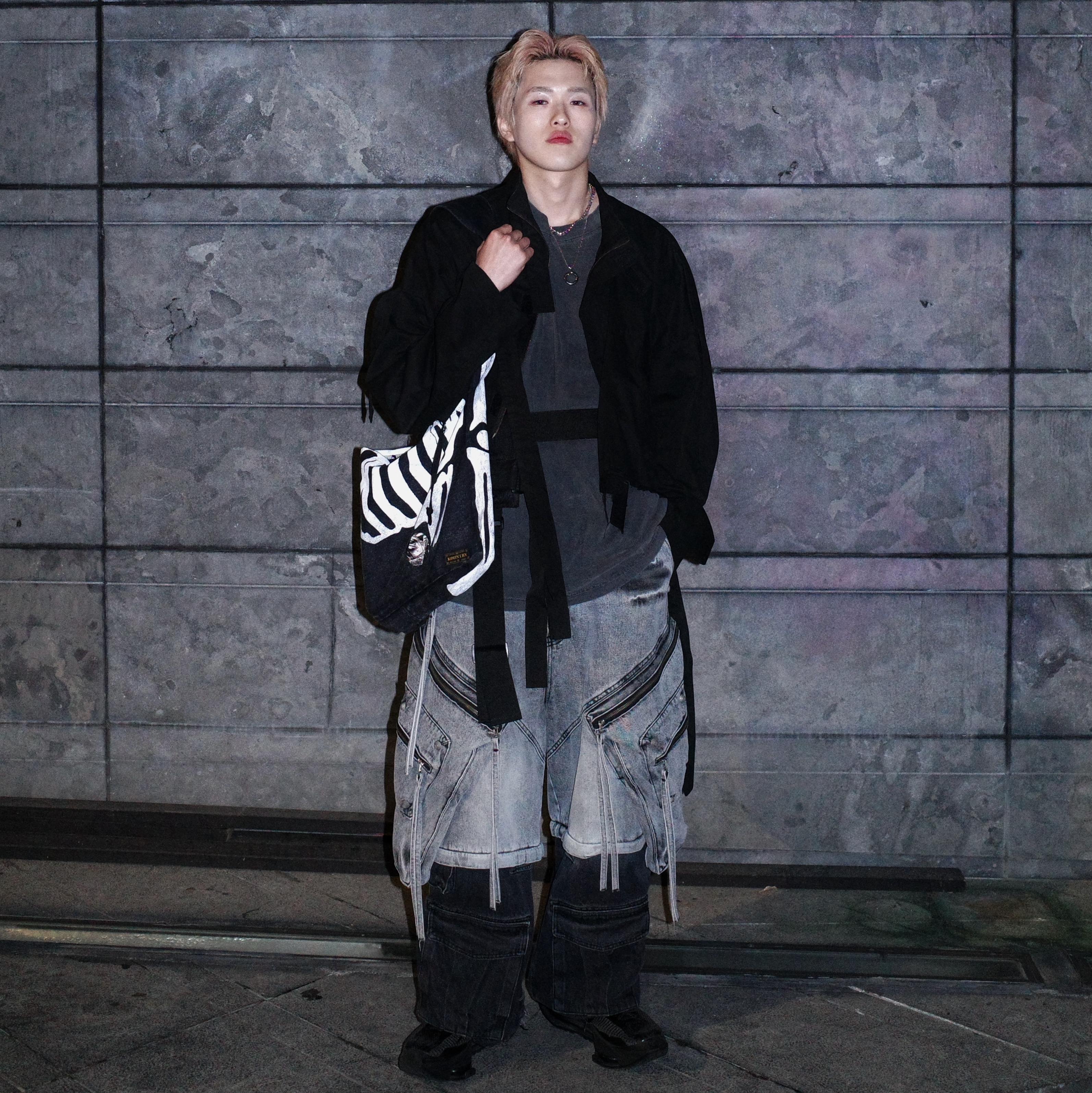 Kapital 14 oz. Denim Bone Print Book Bag Black, Nike x Matthew M Williams Zoom 004 Triple Black 착용 스타일 - 1