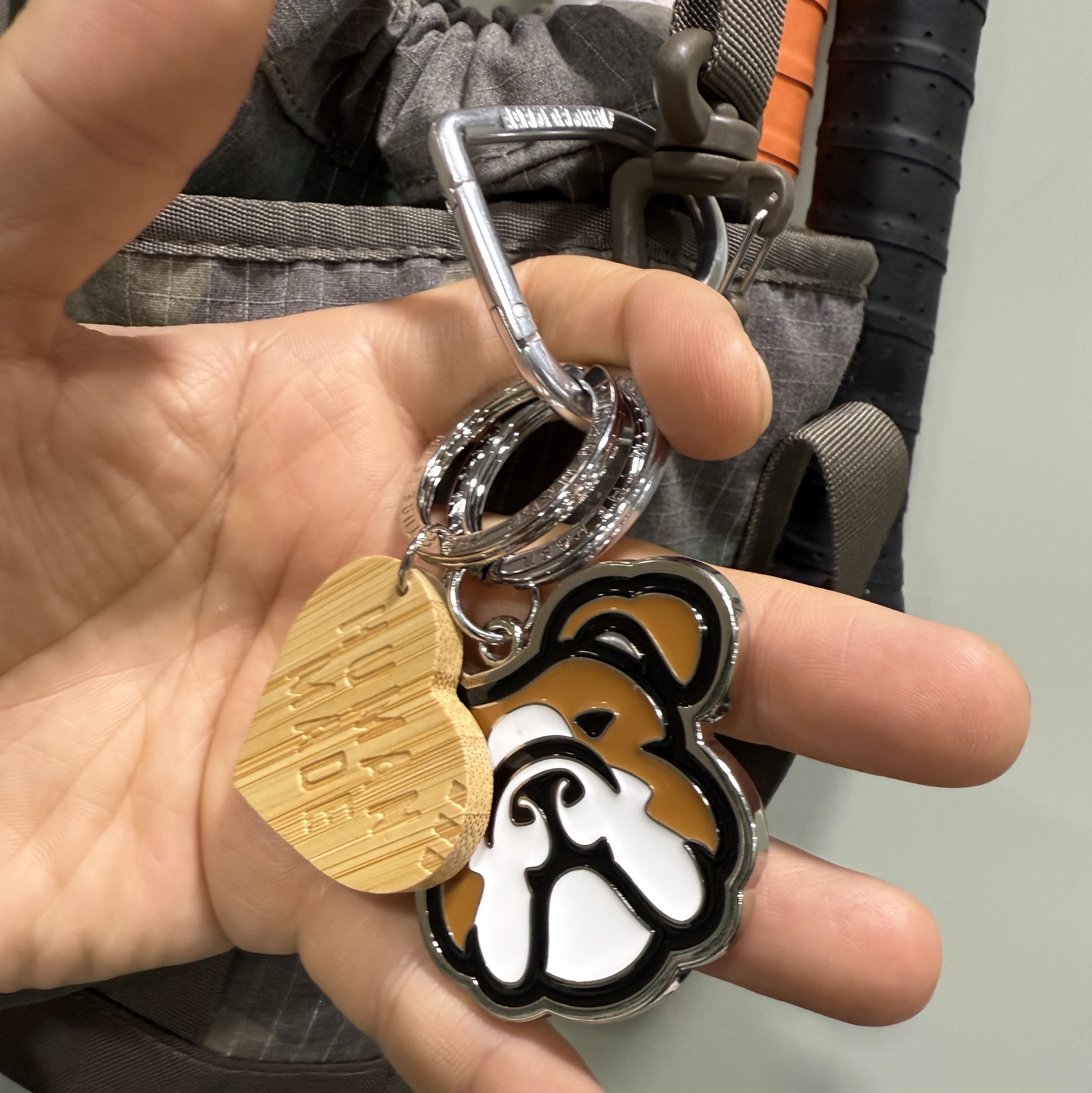 Human Made Heart Bamboo Keyring Beige, Human Made Heart Carabiner Silver 착용 스타일