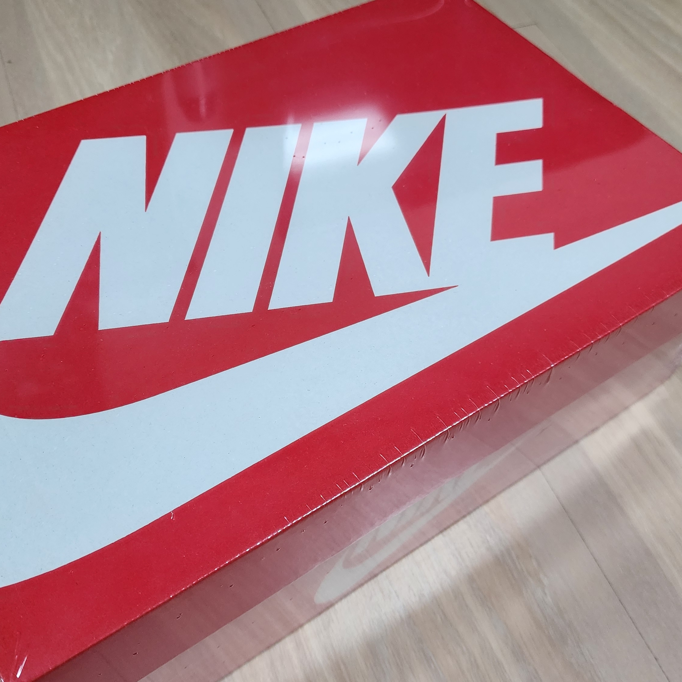 Nike Zoom Vomero 5 Volt Metallic Platinum 착용 스타일 - 5