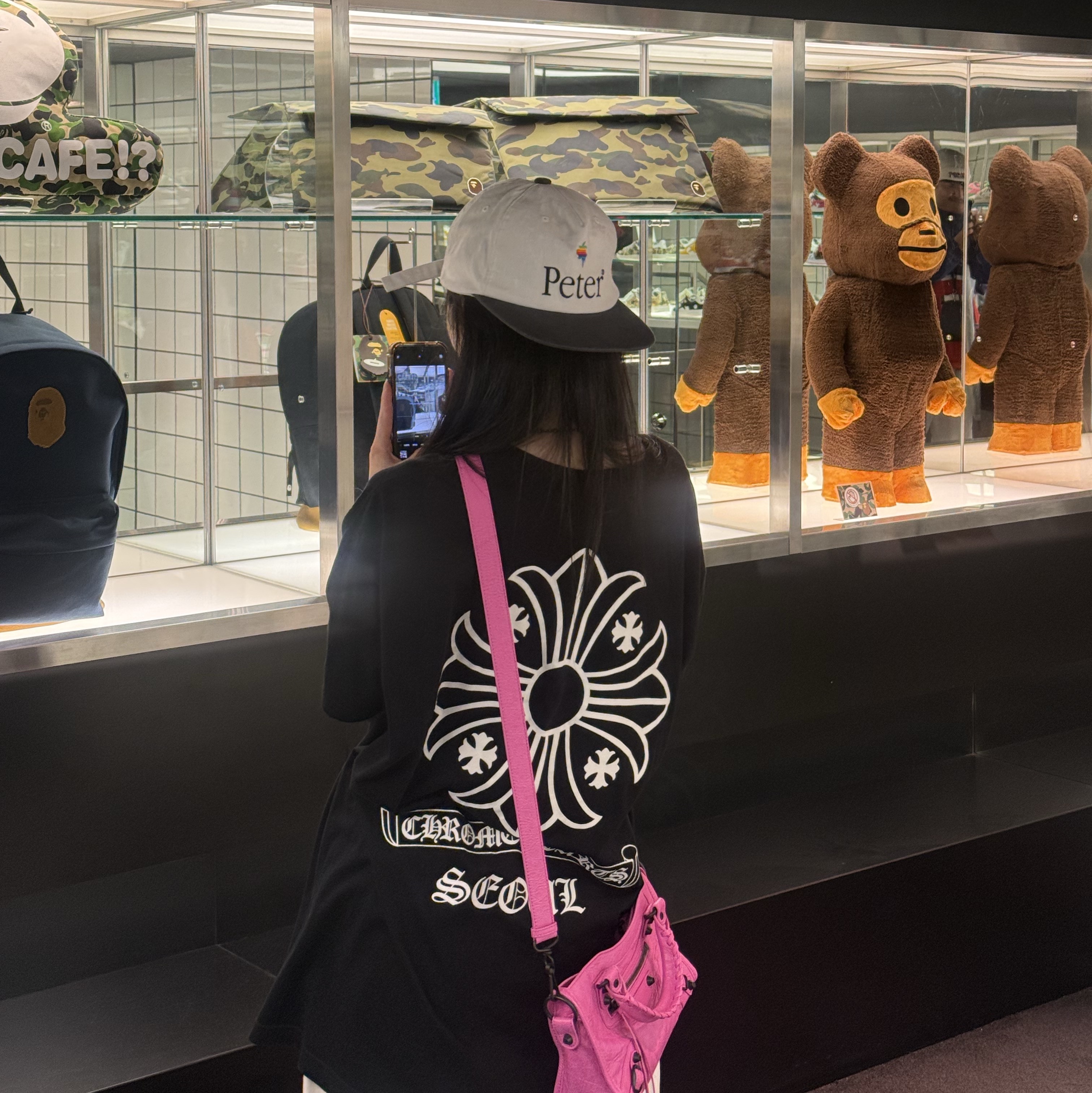Chrome Hearts Horseshoe Logo T-Shirt Black - Seoul Exclusive, Balenciaga Le City Bag Mini Glossy Pink 착용 스타일 - 2