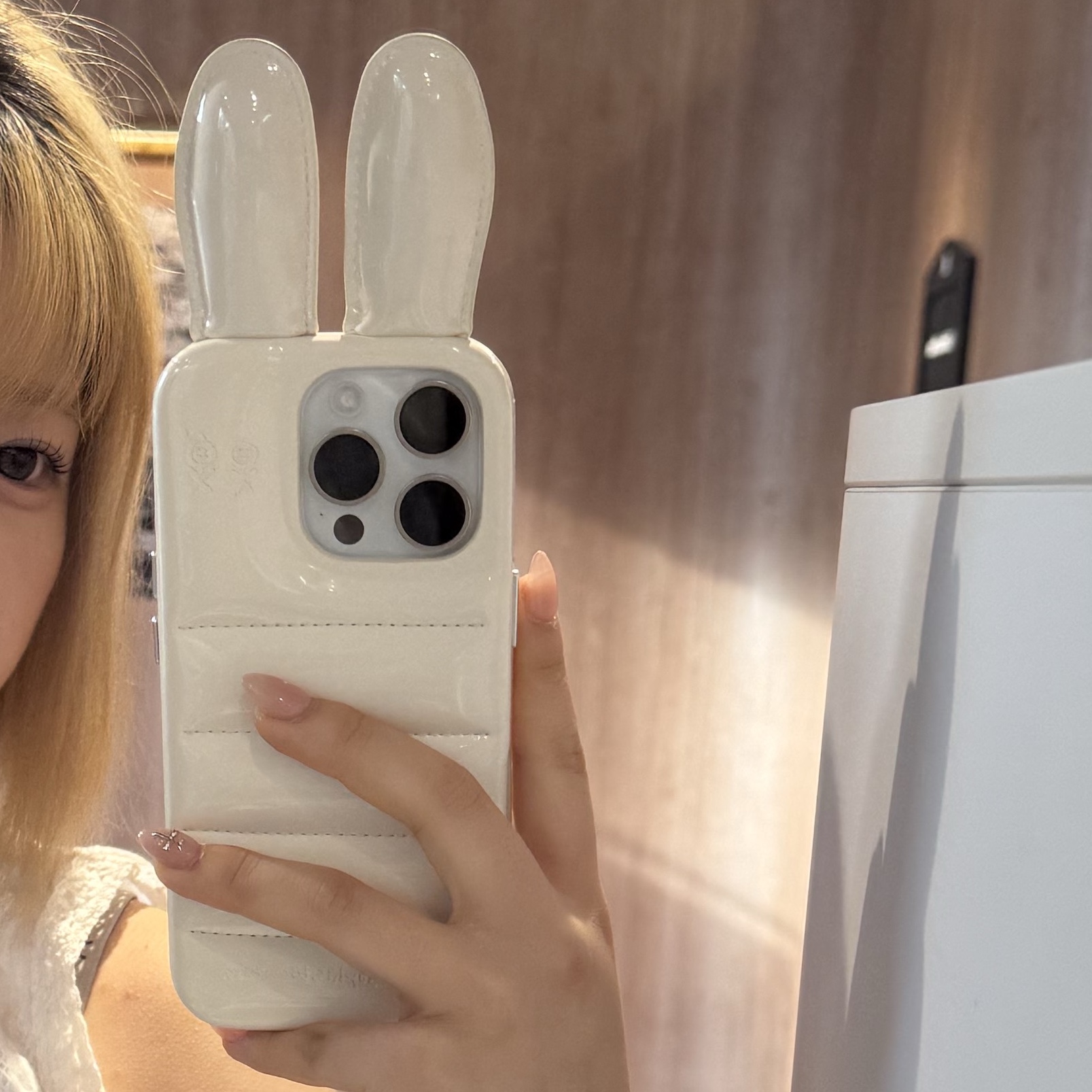 Urbansophistication The Puffer Case Sasha 착용 스타일