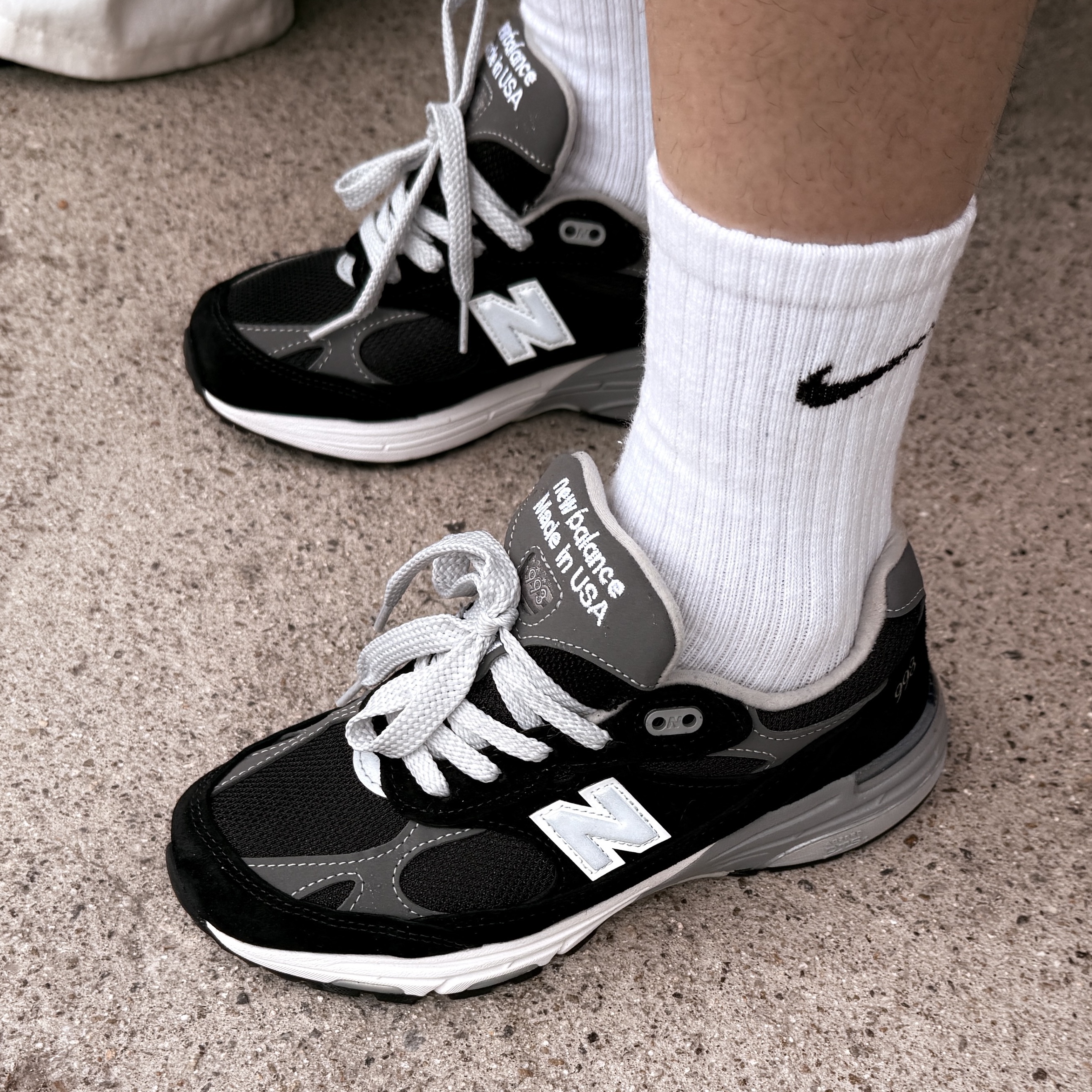 (W) New Balance 993 Made in USA Black - B Standard 착용 스타일