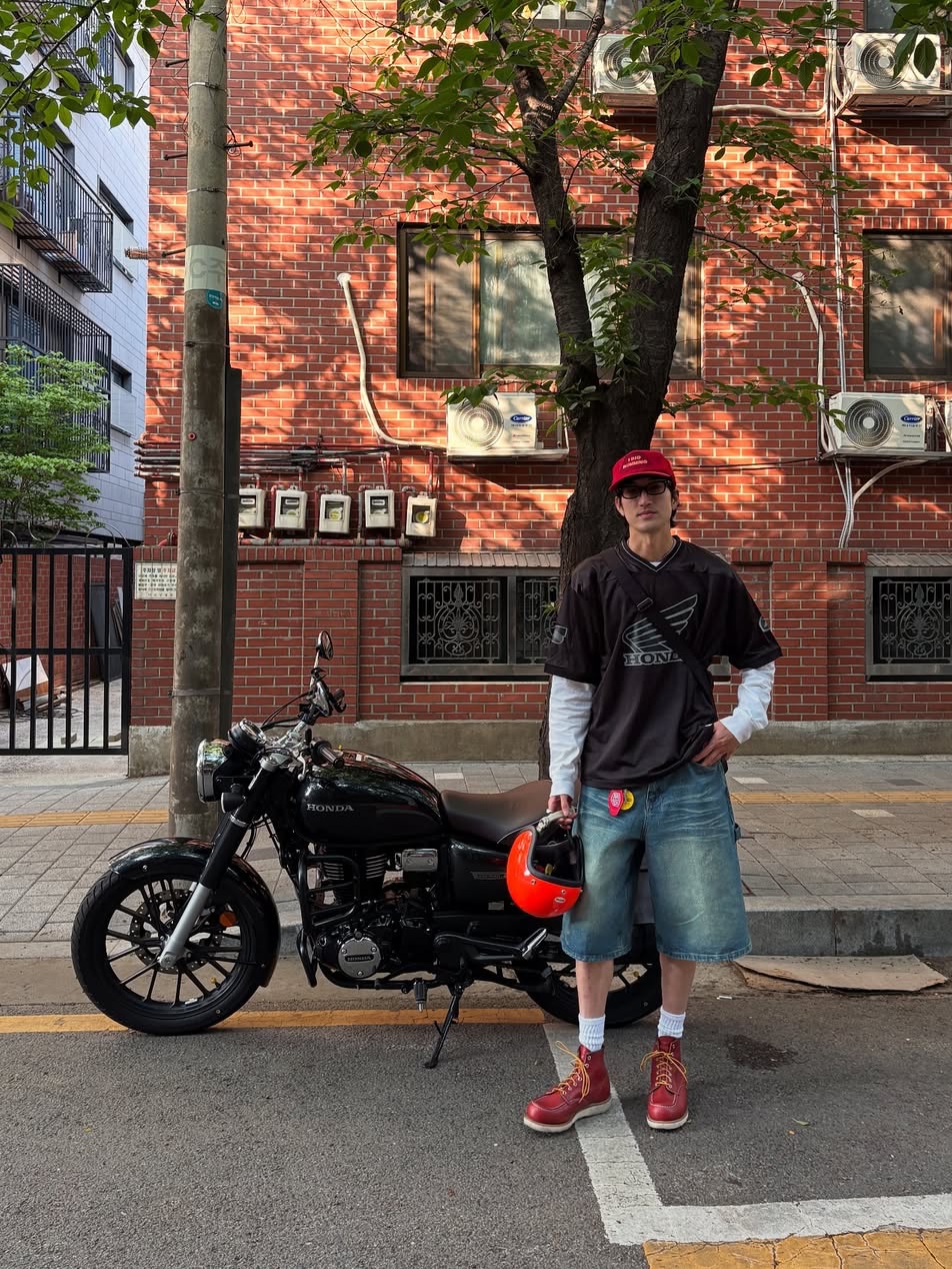 Honda Original Wing Logo Mesh T-Shirt Black, Honda Wing Logo Carpenter Bermuda Pants Blue 착용 스타일 - 1