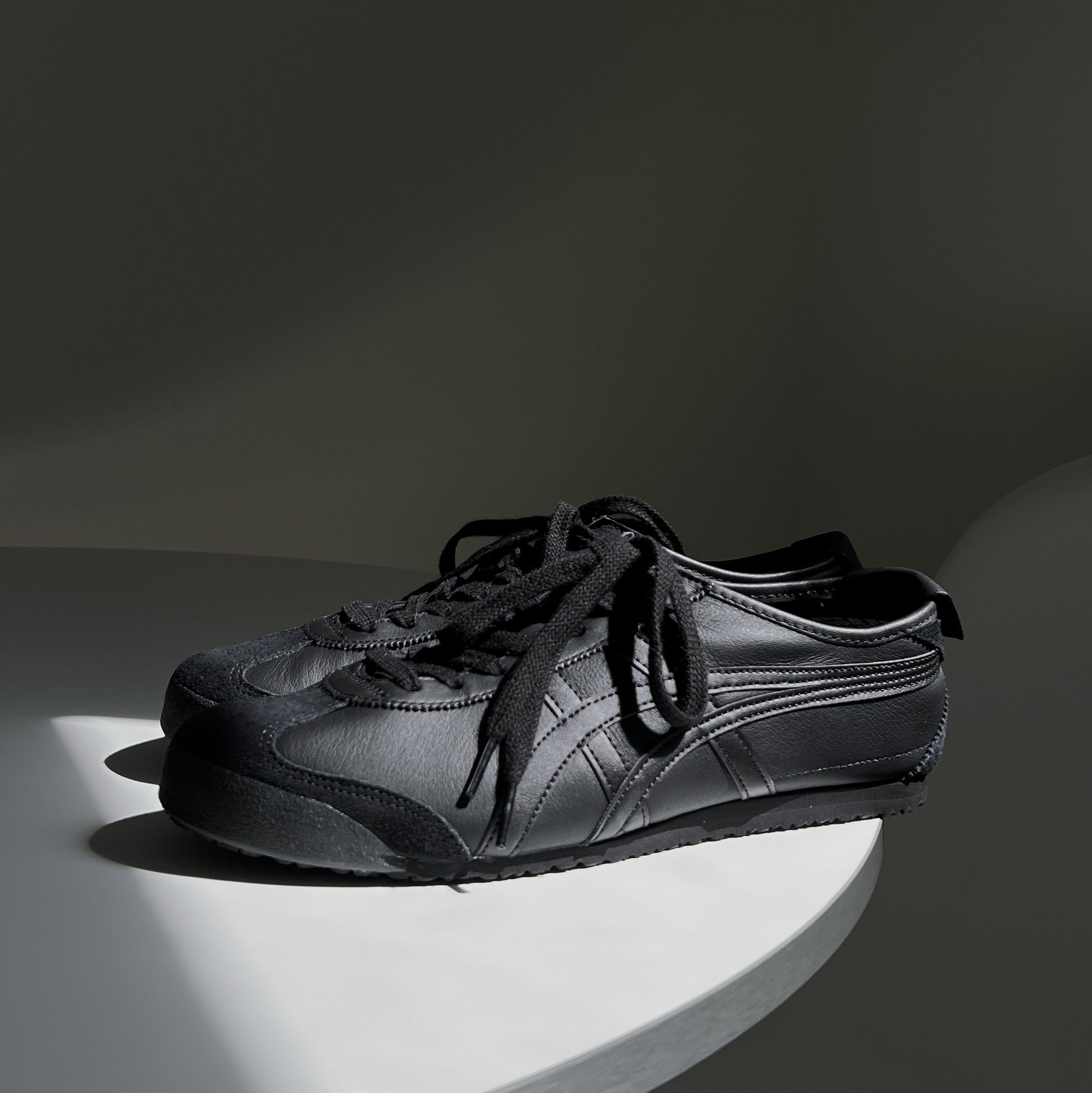 Onitsuka Tiger Mexico 66 Black 착용 스타일