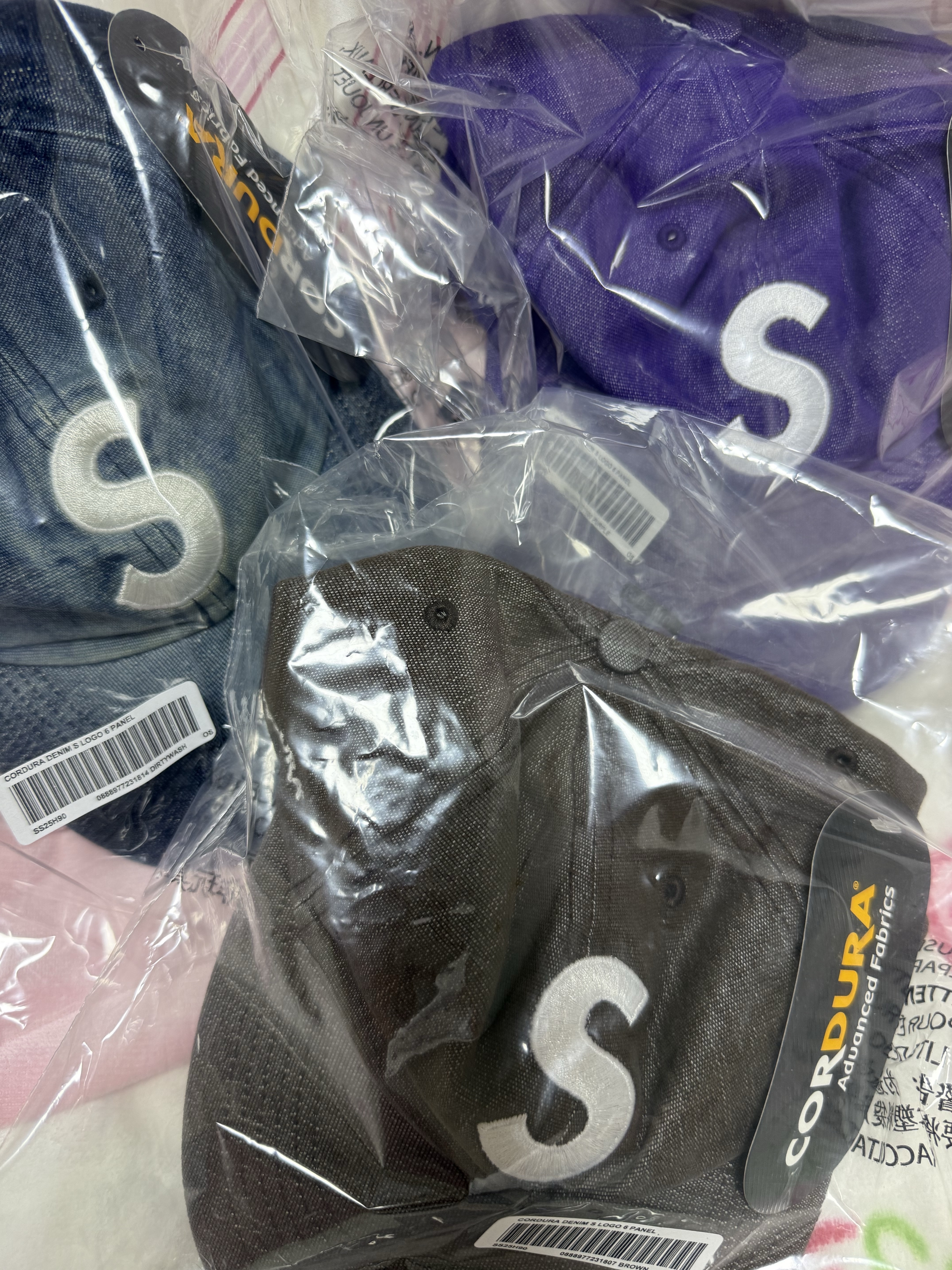 Supreme Cordura Denim S Logo 6-Panel Bleached Indigo - 25SS, Supreme Cordura Denim S Logo 6-Panel Purple - 25SS 착용 스타일