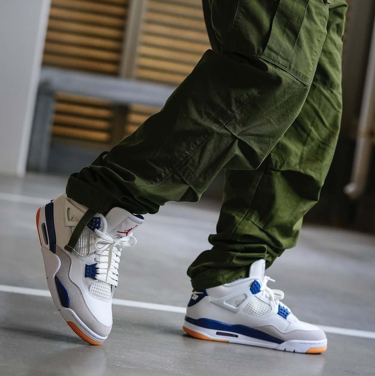 Jordan 4 x Nike SB Retro SP Navy 착용 스타일 - 2