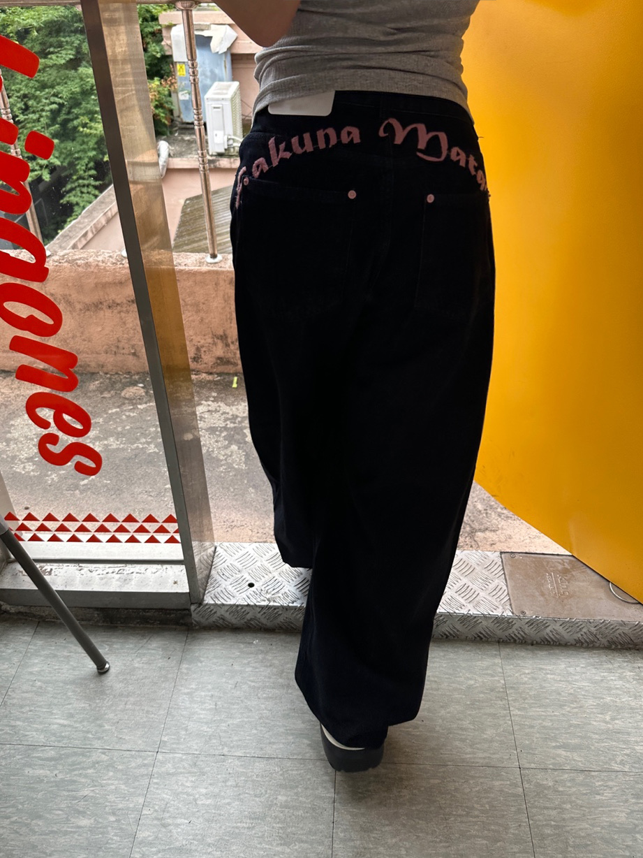 Supreme Pigment S Logo 6-Panel Denim - 24FW, (W) Taw&Toe x Sanrio Flip Flop Zerovity Plumpy Kuromi Charm Tag Set Creamy Black 착용 스타일 - 8
