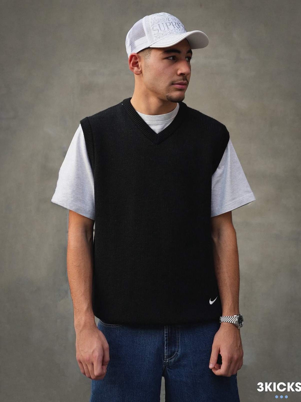 Supreme x Nike Sweater Vest Black - 25SS 착용 스타일 - 2