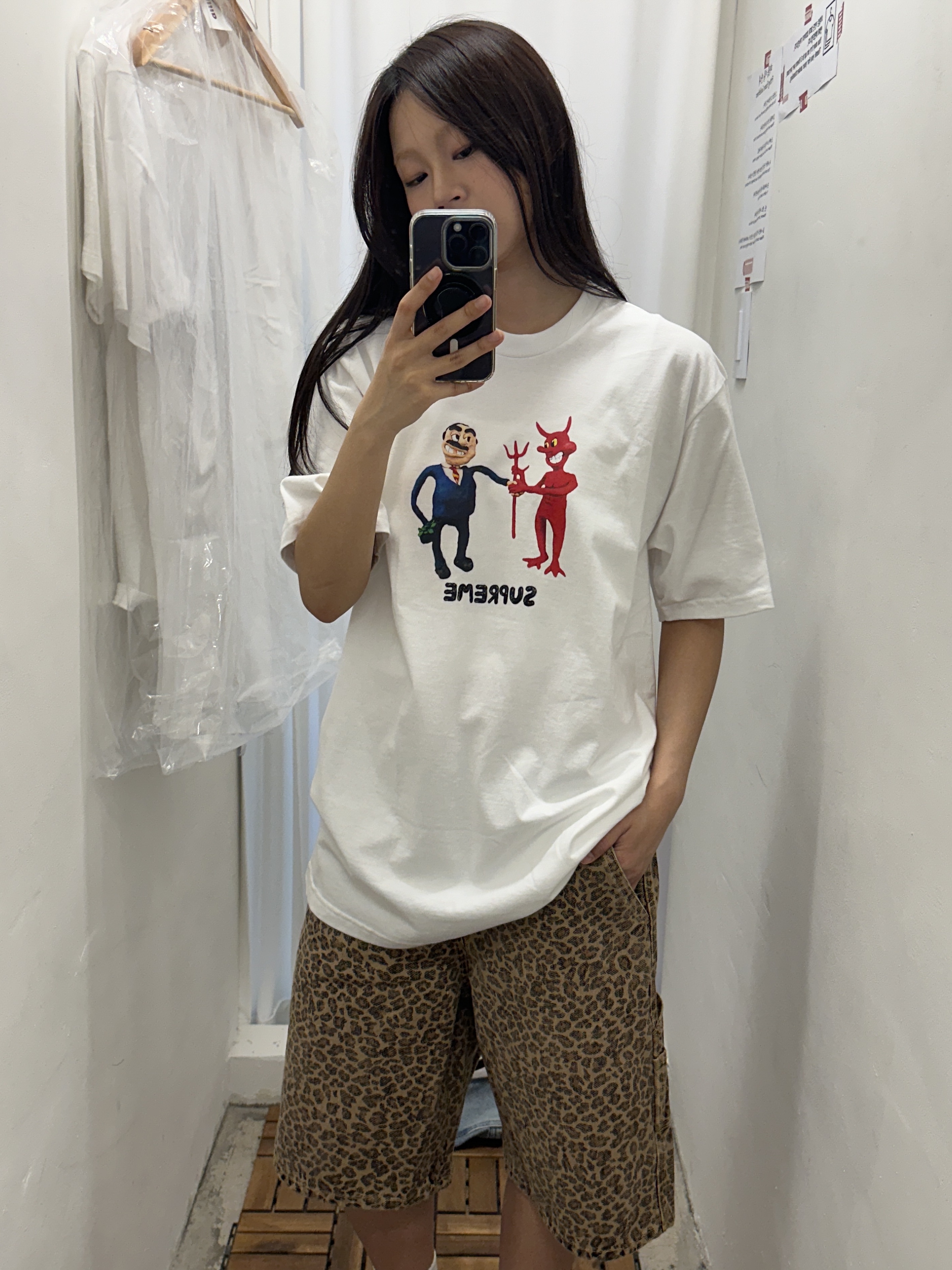 Human Made Graphic T-Shirt #04 White, Stussy Denim Work Shorts Leopard 착용 스타일 - 2