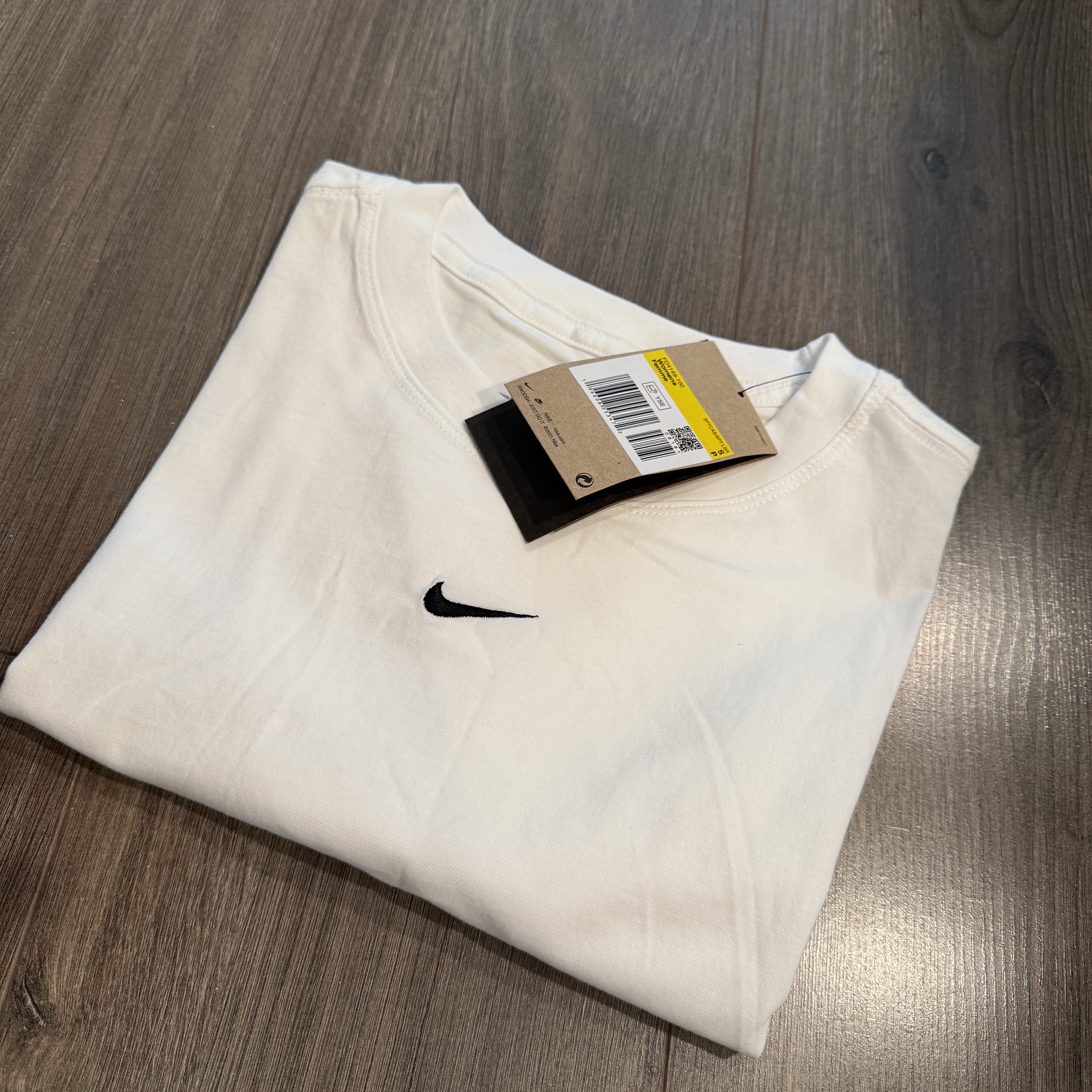 (W) Nike NSW T-Shirt White - US/EU 착용 스타일