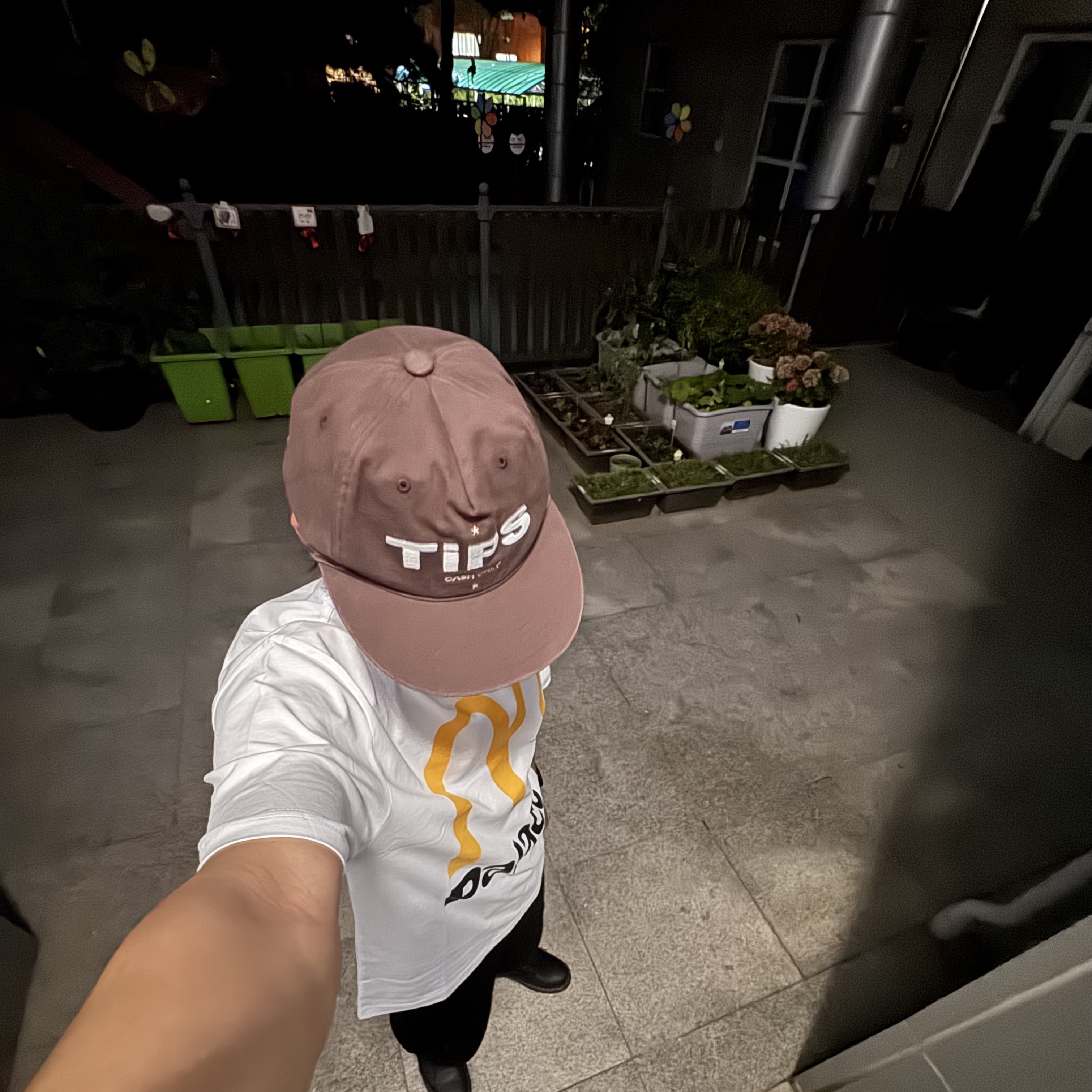 Palace x McDonald's Logo T-Shirt White - 23FW 착용 스타일 - 2