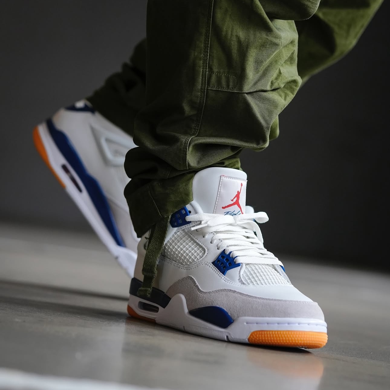 Jordan 4 x Nike SB Retro SP Navy 착용 스타일 - 5