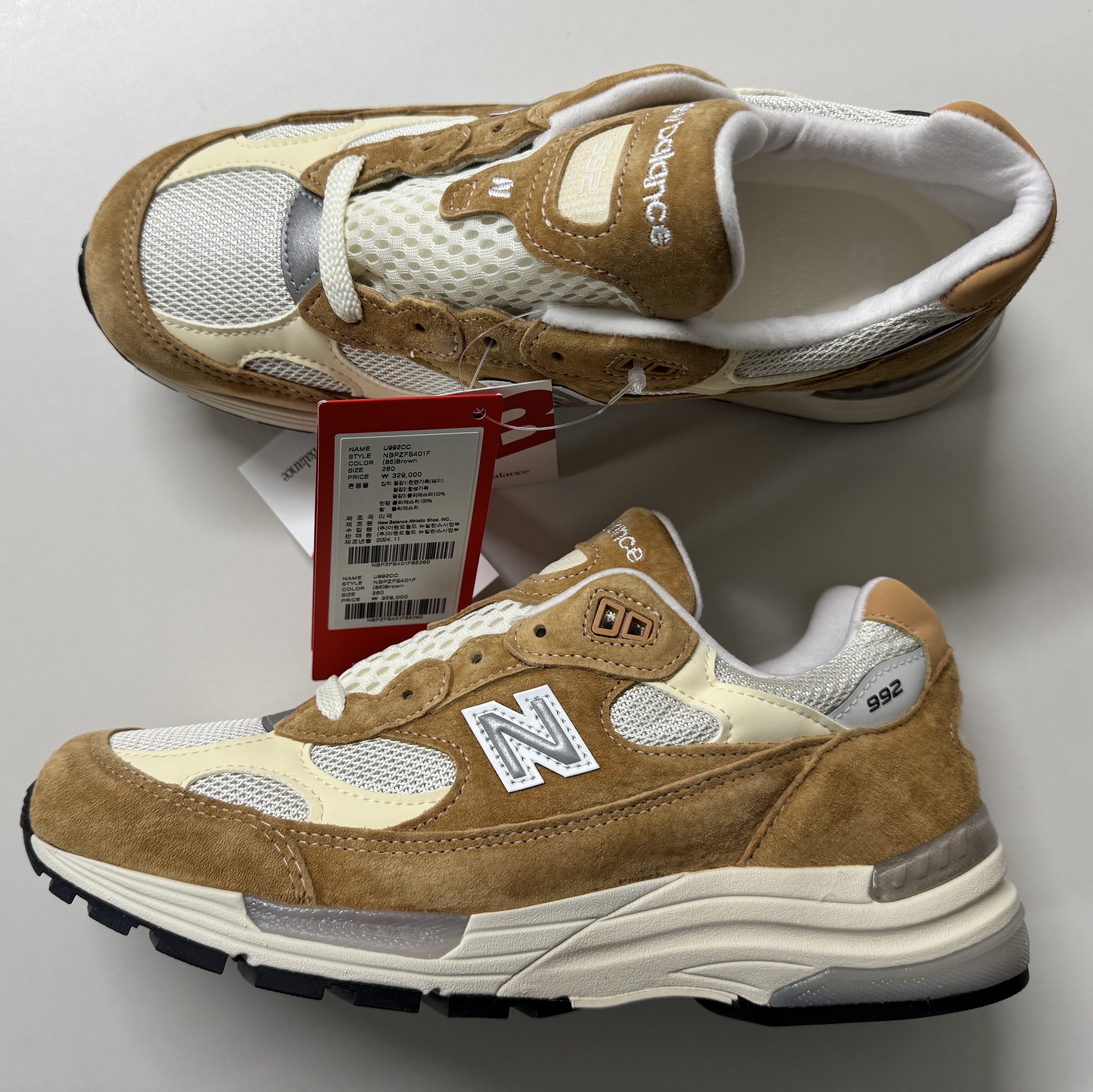 New Balance 992 Made in USA Sweet Caramel Calcium 착용 스타일 - 3