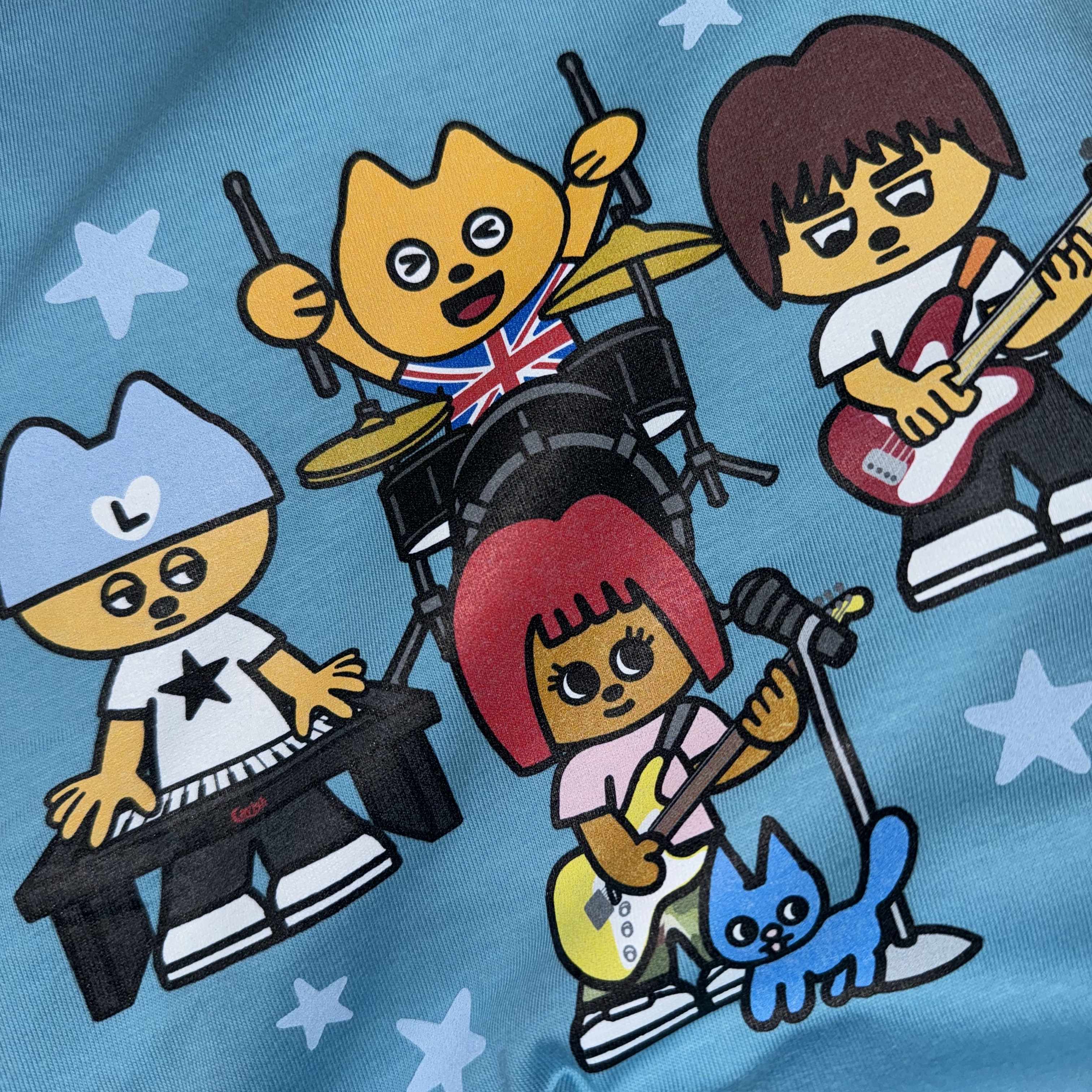 CAVISH x LELBOBROWN U.K Tour SS Tee Blue 착용 스타일