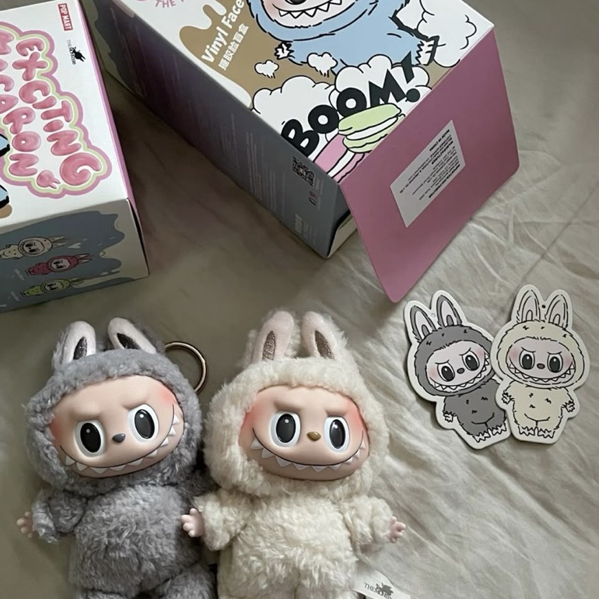 Pop Mart Labubu The Monsters Labubu Tasty Macarons Series Sesame Bean Keyring (Opened Case), Pop Mart The Monsters Labubu Tasty Macarons Series Sealed Case (6 Blind Boxes) 착용 스타일