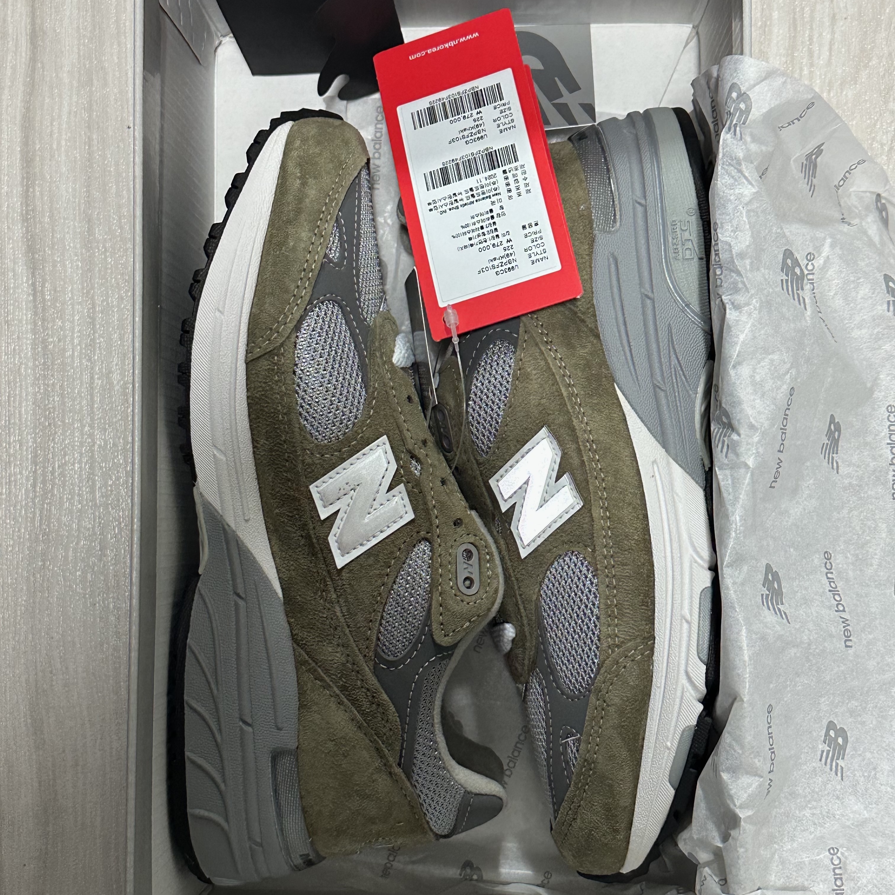 New Balance 993 Made in USA Covert Green Medium Grey - D Standard 착용 스타일 - 2