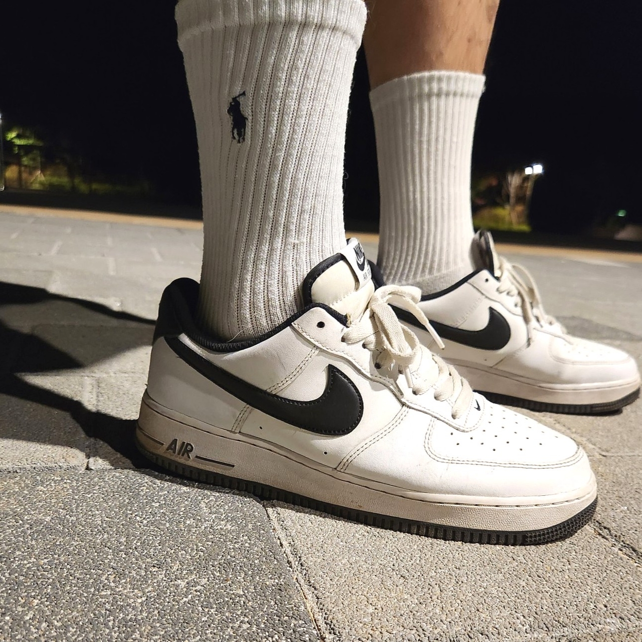 Nike Air Force 1 '07 White Black 착용 스타일 - 2